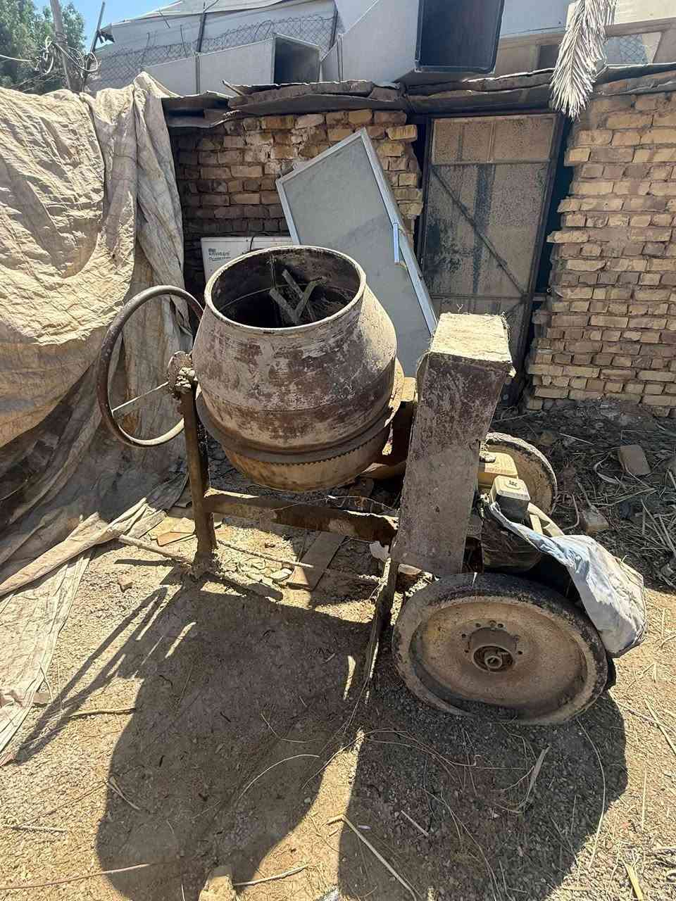السلام عليكم غراض معمل كلشي للبيع  مكينه صب و خباطه و منشار و هزاز العنوان بعقوبه شارع الديري لاستفسار ***********

