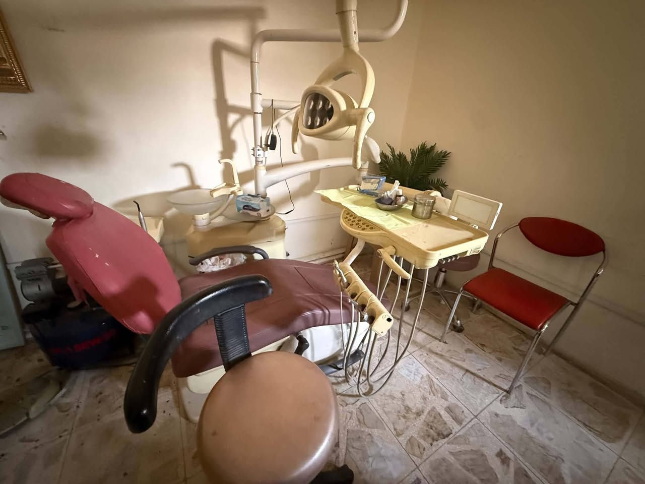 🛑 بيع سرررريع 
عيادة أسنان 🌏🧿😍 
💸٣ مليون و ٣٠٠ الف💸 
📍 بغداد 
📍 المنصور / حي الزهور
جير شغال 100٪💺 
كومبرسر 🌐 
اوفن🔥 
كاونتر محتويات كامله
وتفاصيل بالصور
***********
🫆✅🌏
