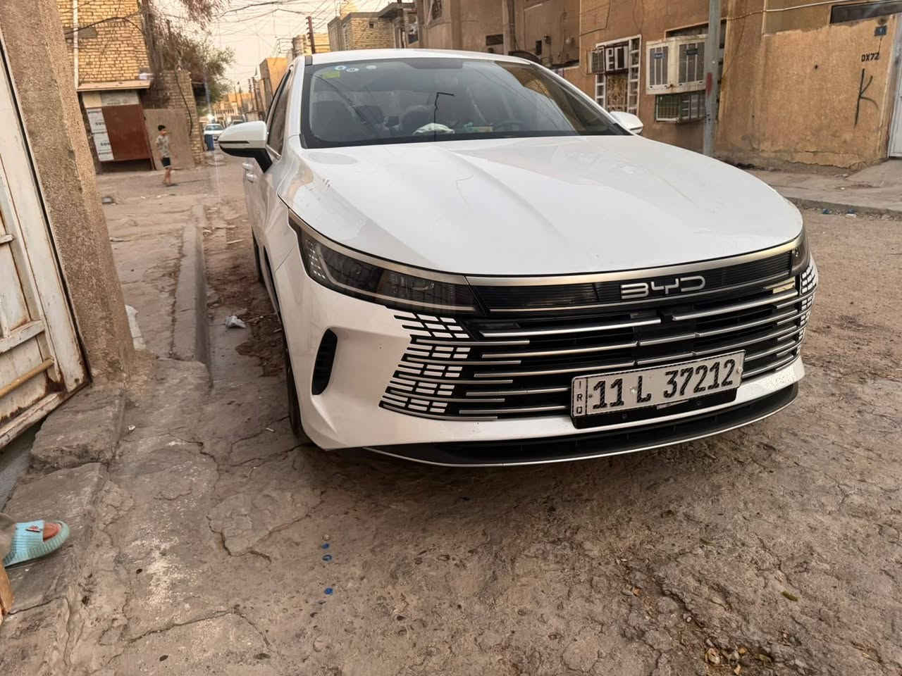 السلام عليكم من رخصة الادمن المحترم بي واي دي للبيع السيارة كلش نضيفة ماعدى بيها طخة بخشم البنيد والداير جاملغ الخلفي والباقي كفاله ماشية الكلي 20الف باسمي مكاني الدورة رقم التليفون ***********
