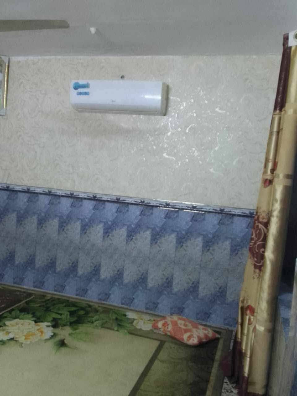 لسلام عليكم بيت للبيع 110 متر طابقين بي 6 غرف نوم مكاني مدينه لصدر قطاع سعر 160    قطاع      31 مقابل جامع لحكمه ***********
