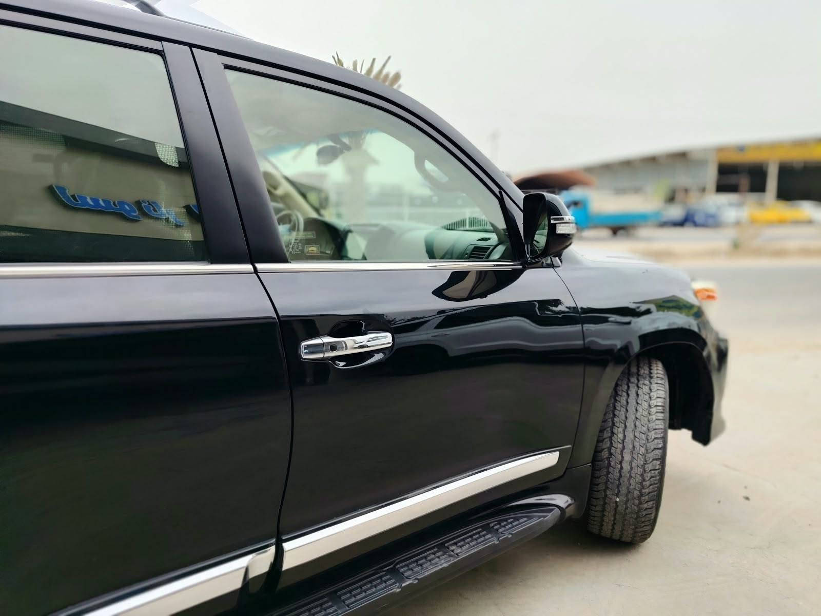 لاندكروزر GXR • ٢٠١٥ • بدون صبغ
