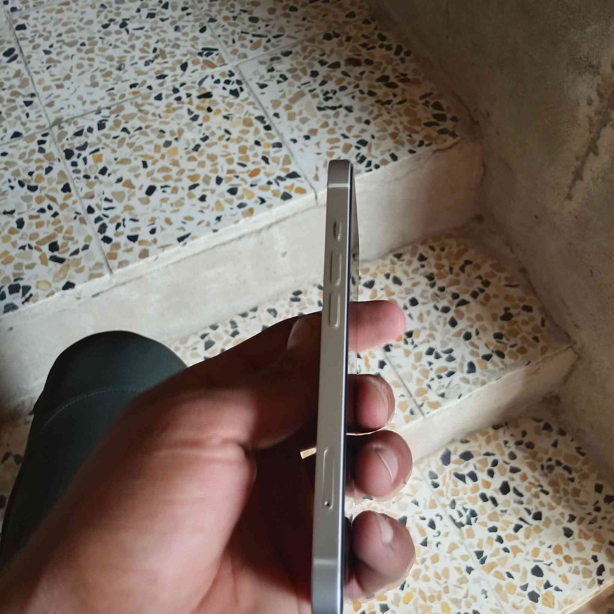 آيفون ١٣ • ١٢٨ • بطاريه ٨٧