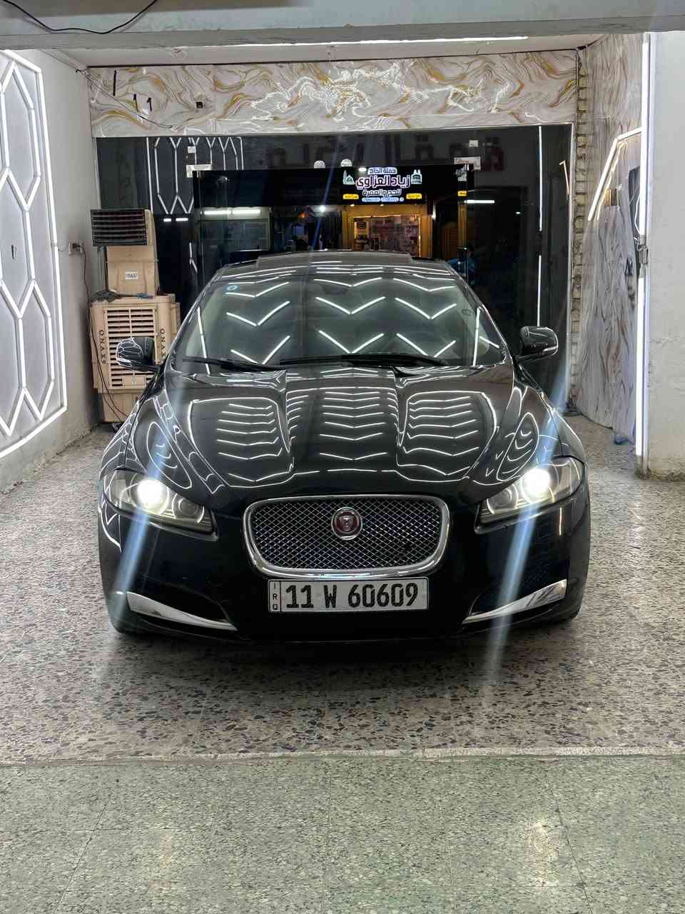 السلام عليكم
جاكوار 🐆 2014 XF فول للاخير 
خليجيه وكاله سردار مكفوله من كلشي عدا بارد مكانين بجاملغ 
رقم بغداد مميز باسمي هزه وسنويه وارقام جدد 
مكينه 2000 تيربو نشط واقتصادي جدا و يمشي بانزين عادي بدون سيرفس
كير 8 نمر zf
ماشيه 130 كم
المواصفات 
فتحه 
بصمه بيبان 4 بصمه
شاشه وكامره خلفيه وحساسات اماميه خلفيه 
رادارات جانبيه 
كشنات جلد وثنينهن كهرباء وتدفئه وتبريد وخزن ميموري 
ستيرن كهرباء 
برده خلفيه كهرباء 
دكتات تبريد كهرباء 
سستم صوت مرديان نفسه مال رانج 
قطعتين تبريد 
داخل ابيض وصاج 
لايت زنون زراك لايت
وبعد بيه مواصفات 
كير ومكينه وصدر وتبريد جاهز 
مكانه بغداد الكرخ 
السعر 115 
*********** 
للبيع نقد ومراوس يرهم حسب قناعه

