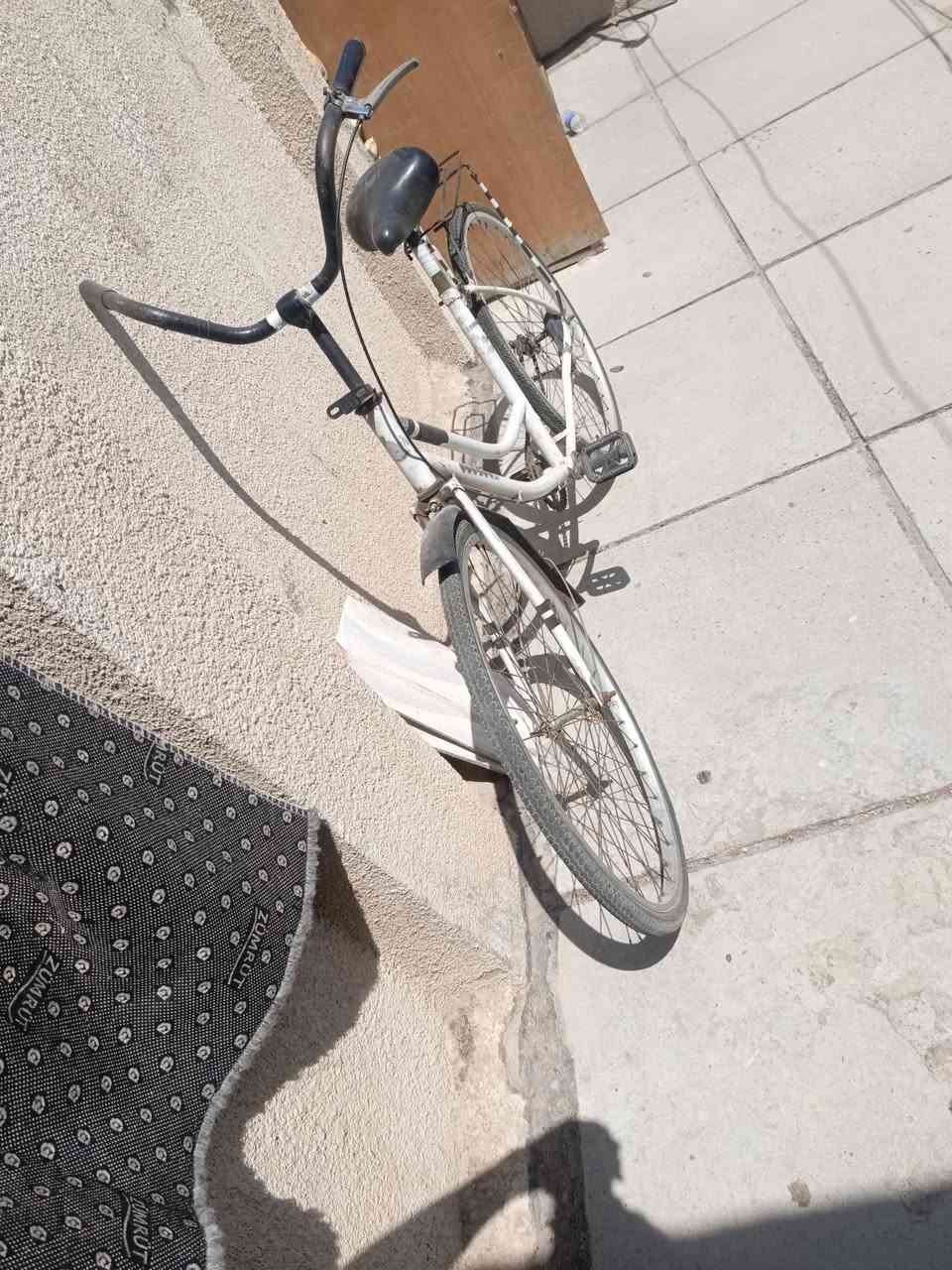 بايسكل بناتي ياباني اصلي حجم 26 بي نقص فقص في الويل سيم واحدة للشراي *********** مكاني بغداد الشعب  السعر 70 وبي مجال للشراي
