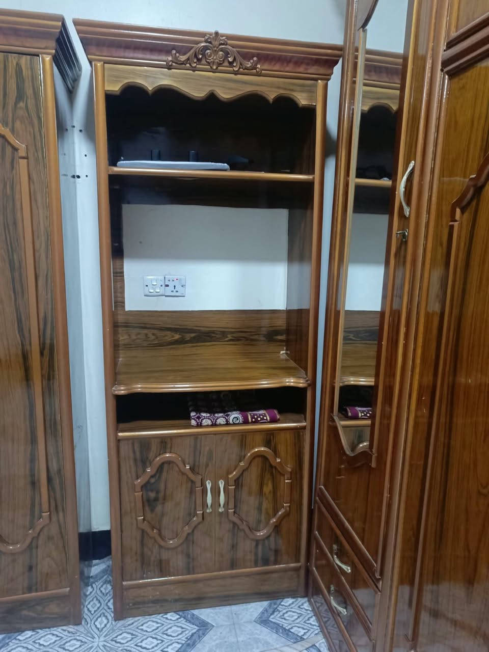 غرفة نوم • نظيفه ٩٥٪ • مجال للشراي