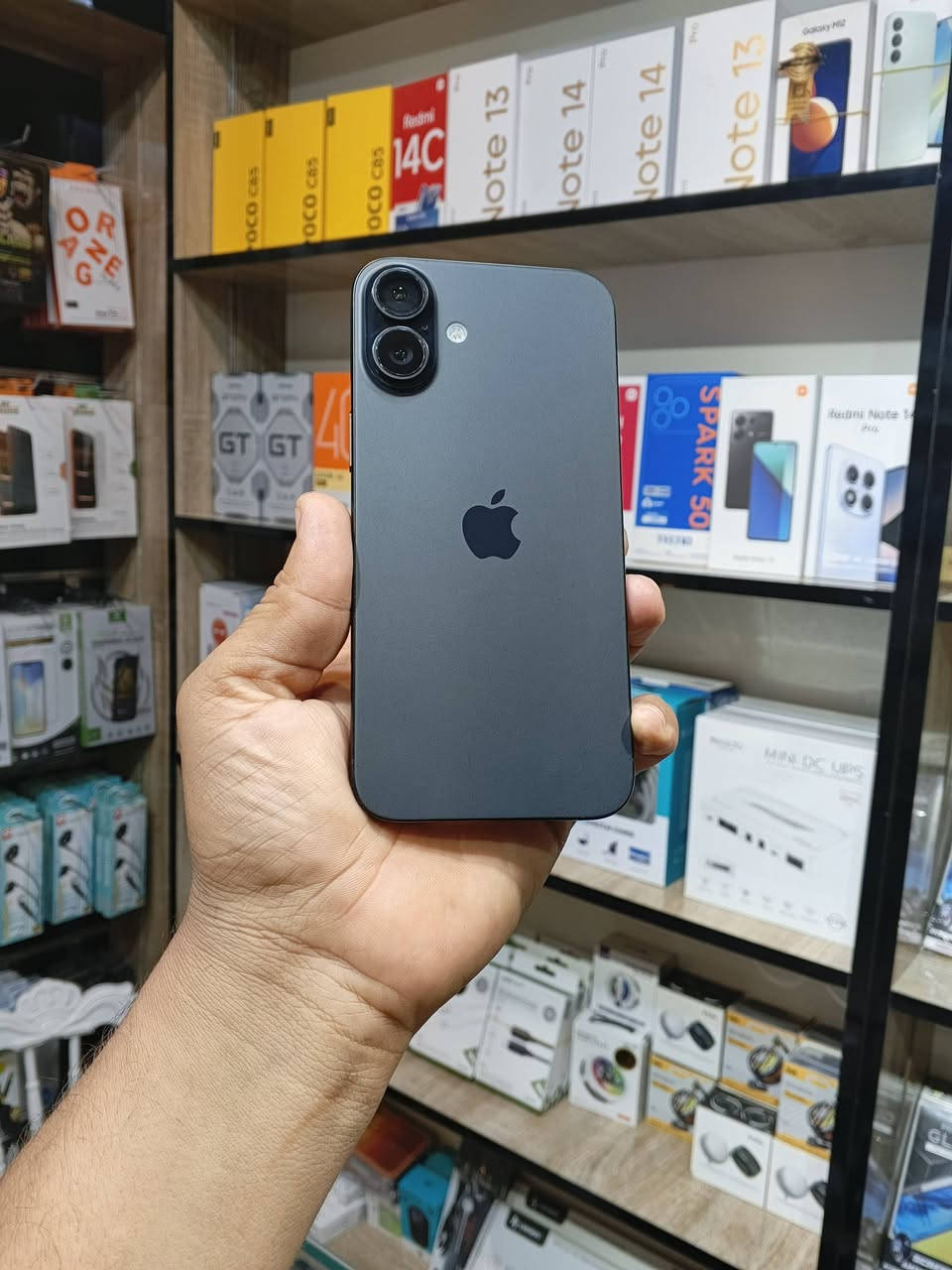 أي فون 16بلاص ذاكره 128 بطاريه 94 شرق اوسط كامل ملحقات نظيف جداً السعر النهائي 950 الف مكاني بالنجف 
***********
