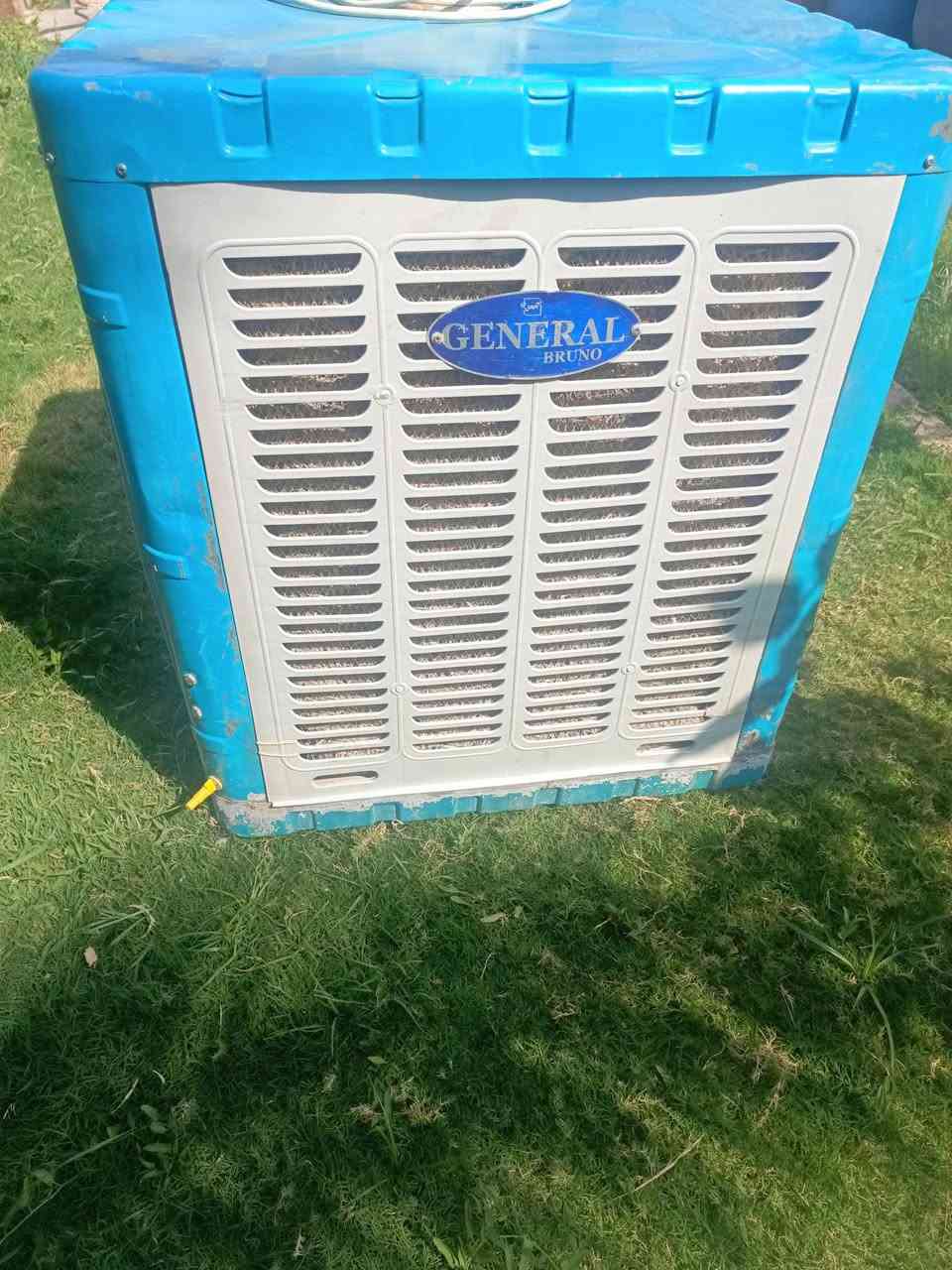 السلام عليكم مبردة ماطور بلادي جديد ملف انحاس سرعتين نضيفة شرط الفحص ليف جديد السعر 90وبيها مجال المكان القائم والشراي يتفضل ***********
