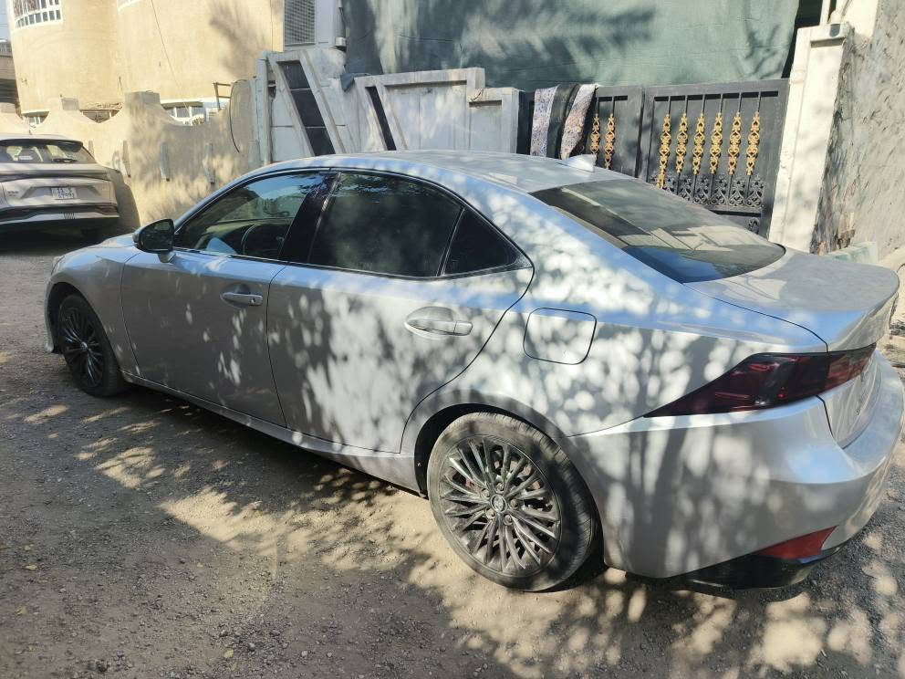 السلام عليكم 
Lexus is 200t 
 2016 مواصفات 
ترحيب دخول ذكي 
بصمه تشغيل +ابواب 
فتحة سقف 
كشنات كهرباء جلد 
شاشة كبيرة تحكم ب الماوس 
تحكم ب التكييف منفصل لمس 
تبريد قطعتين 
دفع خلفي 
وضعيات قيادة 
ايكو 
نورمل 
سبورت 
فجوج امامية 3 بستم بلادي 
تحكم شفتات خلف المقود 
كير zf 8 speed
مكينه 2.0 turbo🚀
كير مكينه بحاله ممتازة
السيارة جاهزة من كل نواحي 
باسمي تحويل مباشر  
صور حادث مرفقه ب المنشور
صبغ جاملغين امامي و بنيد
ماشية 155 الف كيلو
السعر 155 بيها مجال بسيط
***********
الشراي يتصل 
غير متواجد بعد 11 ليلاً بغداد, العراق
