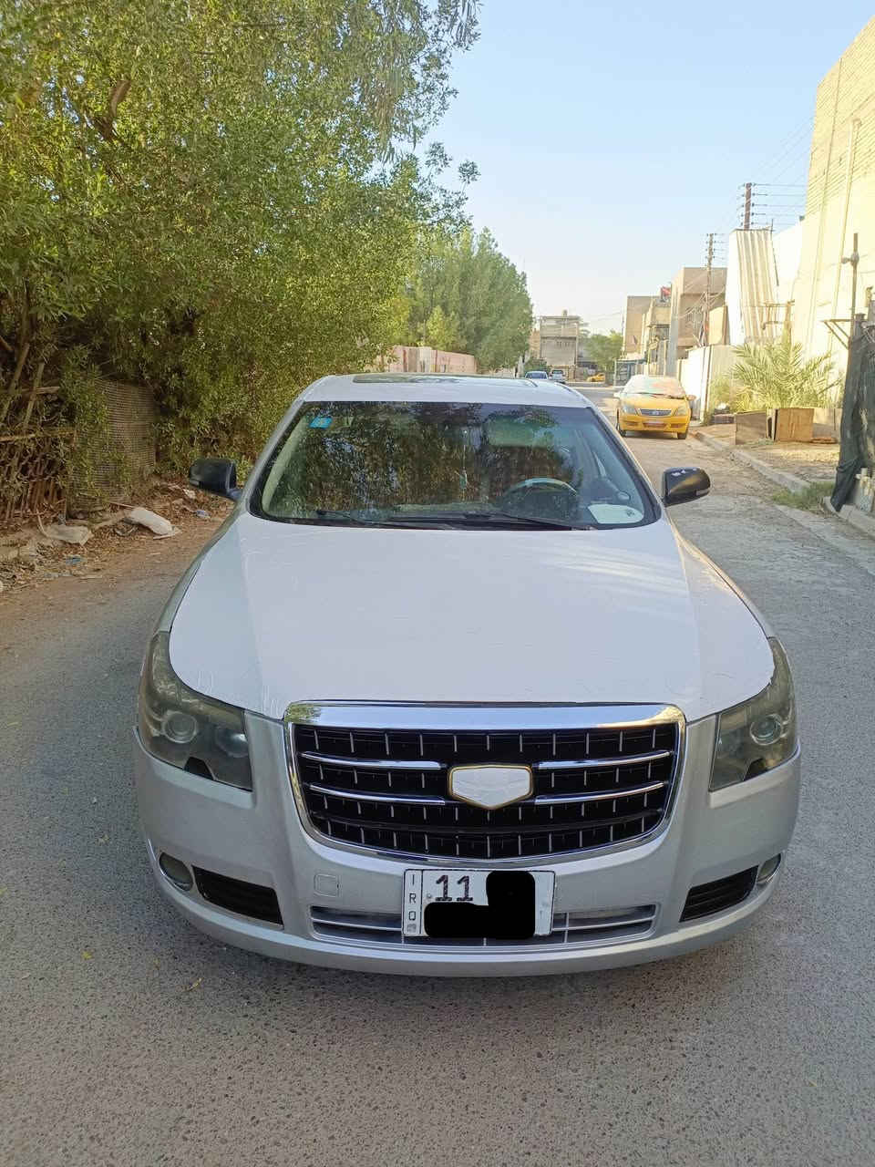 الاستفسار على الرقم *********** 
سلام عليكم ام كراند سي ثمانيه الحجم الكبير مكينه كير ميسبوشي بلادي المرغوب تبريد ثلج قطعتين وتدفئه شغاله داخل جلد  مدوشمه سياره جاهز بدون ضربه وتبديل مكاني بغداد
