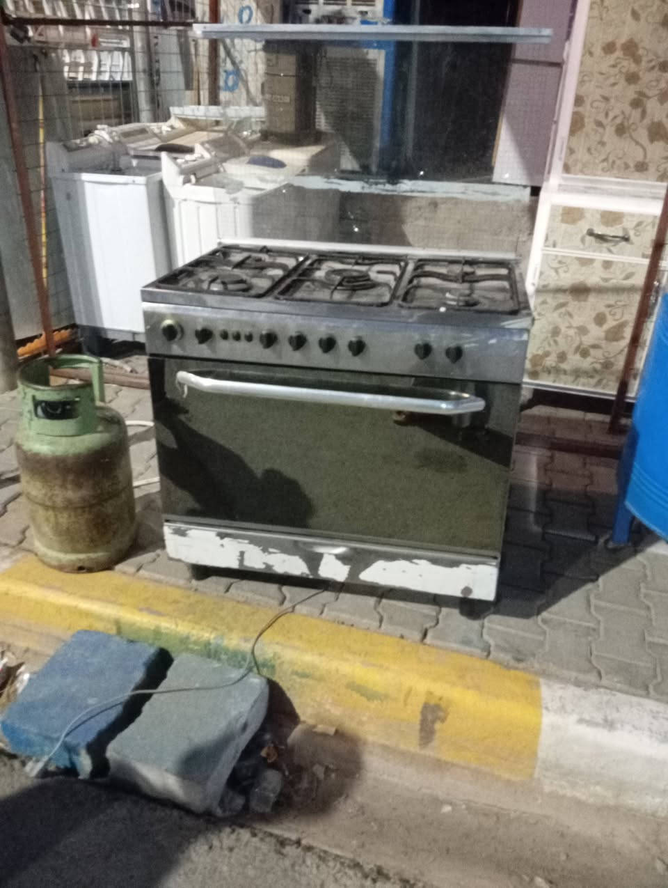 طوزخرماتو اشتري وبيع اي حاجة منزلية غرفت نوم ديوان ثلاجة مجمدة طباخ كونتر أي حاجة منزلية ***********..***********
