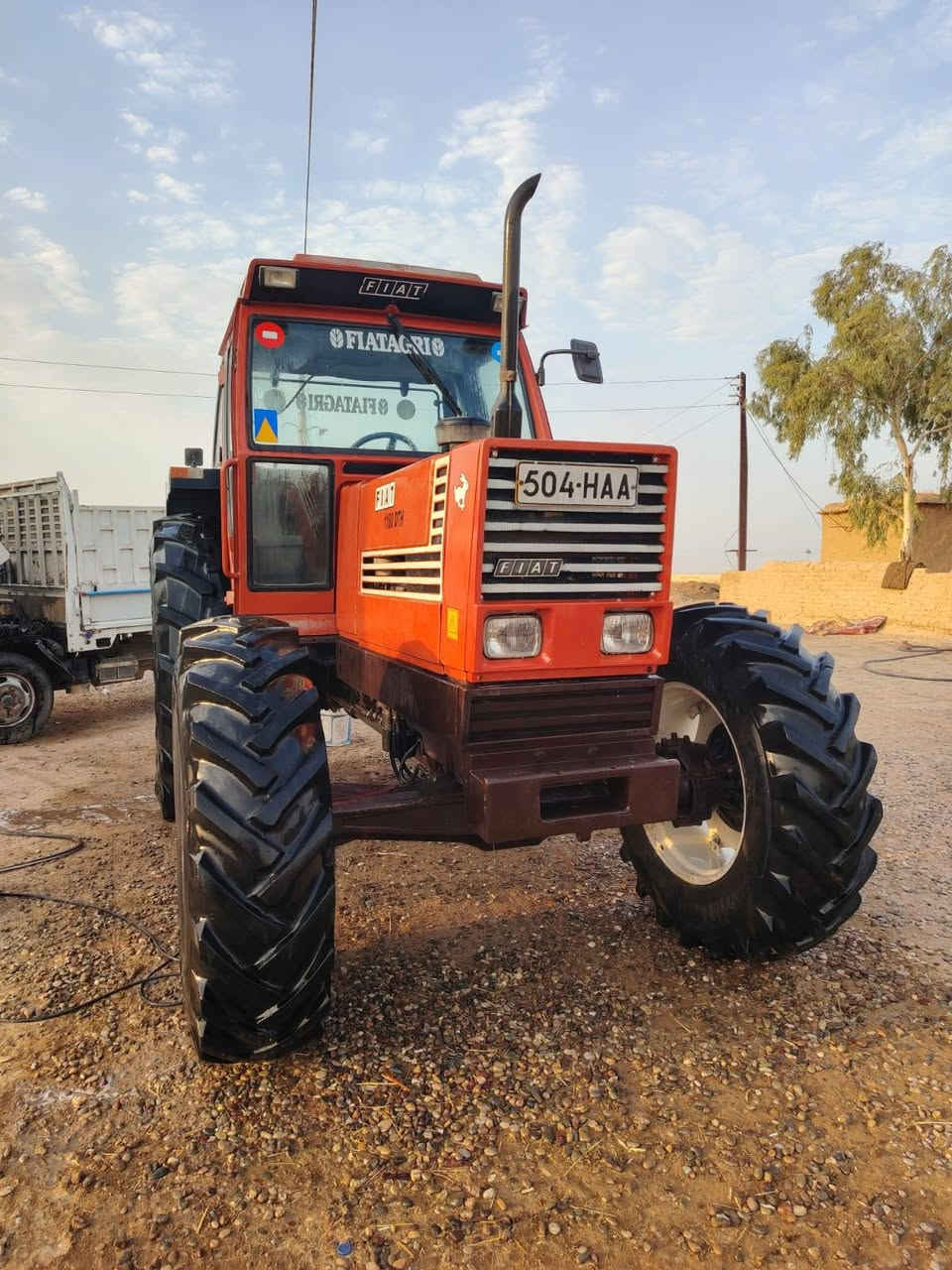 🚜🔥 للبيع... جرار يستاهل، والزين يفرض نفسه 🔥🚜

على بركة الله...

فيات 1180 دبل أكسن بحالة ممتازة، جرار معروف بقوته وتحمله، جاهز يدخل بالشغل بنفس اليوم.

✅ محرك شرط
✅ تبريد ثلج
✅ جاهز عالشغل
✅ شغله مرتب وما يحتاج أي مصروف
✅ المعاينة خير دليل، والجرار على الطبيعة أحسن من الوصف.

إذا تبحث عن جرار يشتغل معك سنين، فهذا خيارك المناسب.

📞 للاستفسار والاتصال:
***********

***********

📢 للجادين فقط
والرجاء مشاركة المنشور حتى يوصل للي يدور على جرار نظيف وشرط.

🌾 الله يبارك للبايع والشاري، ويرزق الجميع من واسع فضله.
