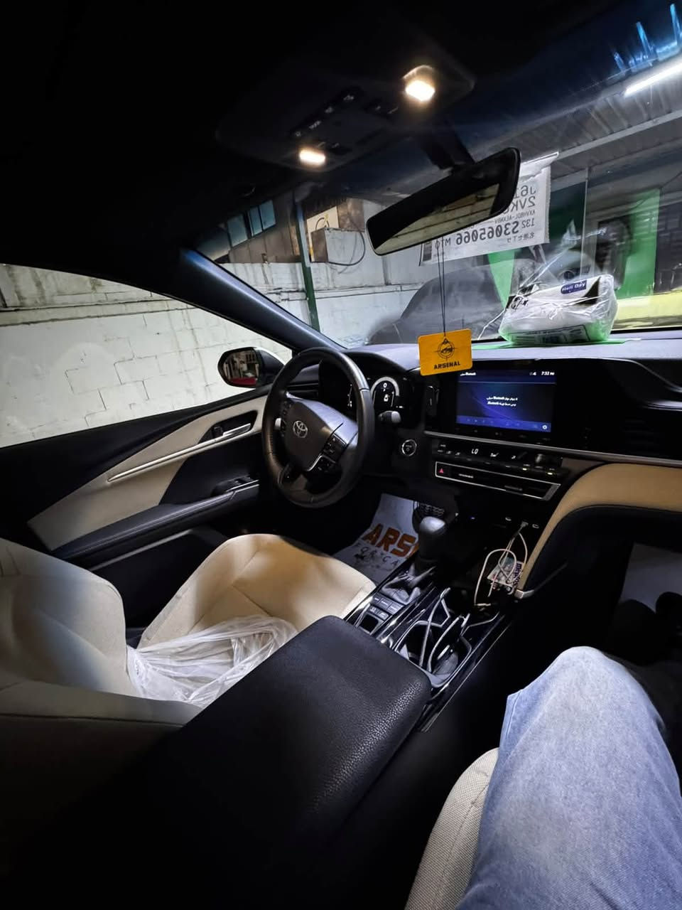 🚗 تويوتا كامري 2025  بغداد مرقم

محرك 2500 هايبرد

خليجي ياباني أصلي (عبد اللطيف جميل)

فئة E plus – فول مواصفات

✨ المواصفات:

✔️ فتحة سقف

✔️ مقعد السائق كهربائي

✔️ حساسات أمامي وخلفي

✔️ شاشة + كاميرا

✔️ لايت فول زنون LED 

✔️ مرايا كهرباء

✔️ رنقات 17 إنش

✔️ بردة كهرباء 

✔️ شاحن موبايل 

✔️ باقي المواصفات المعروفة من تويوتا

📌 الحالة: مستخدم نظيف

📊 العداد: 33000كم فقط

✅ ملحقات السيارة كامله غير مستخدمه

📍 العنوان: بغداد - الكراده 

السعر: 270

للاستفسار *********** متوفر واتساب
