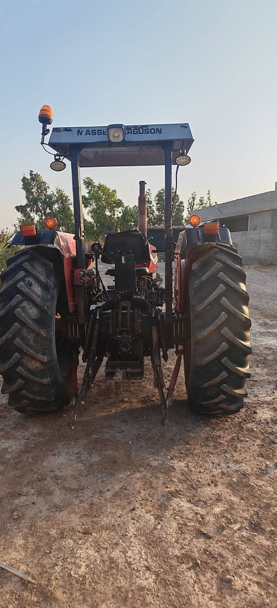 سلام عليكم للبيع تنكتر برازيلي موديل 2001كير و اكسل شركه محرك معمر شرط سته بستم المكينه نضيفه حيل كتاب شركه العنوان صلاح الدين خوان اني مكلف بل نشر السعر وباقي التفاصيل اتصل على هاذ رقم ***********
