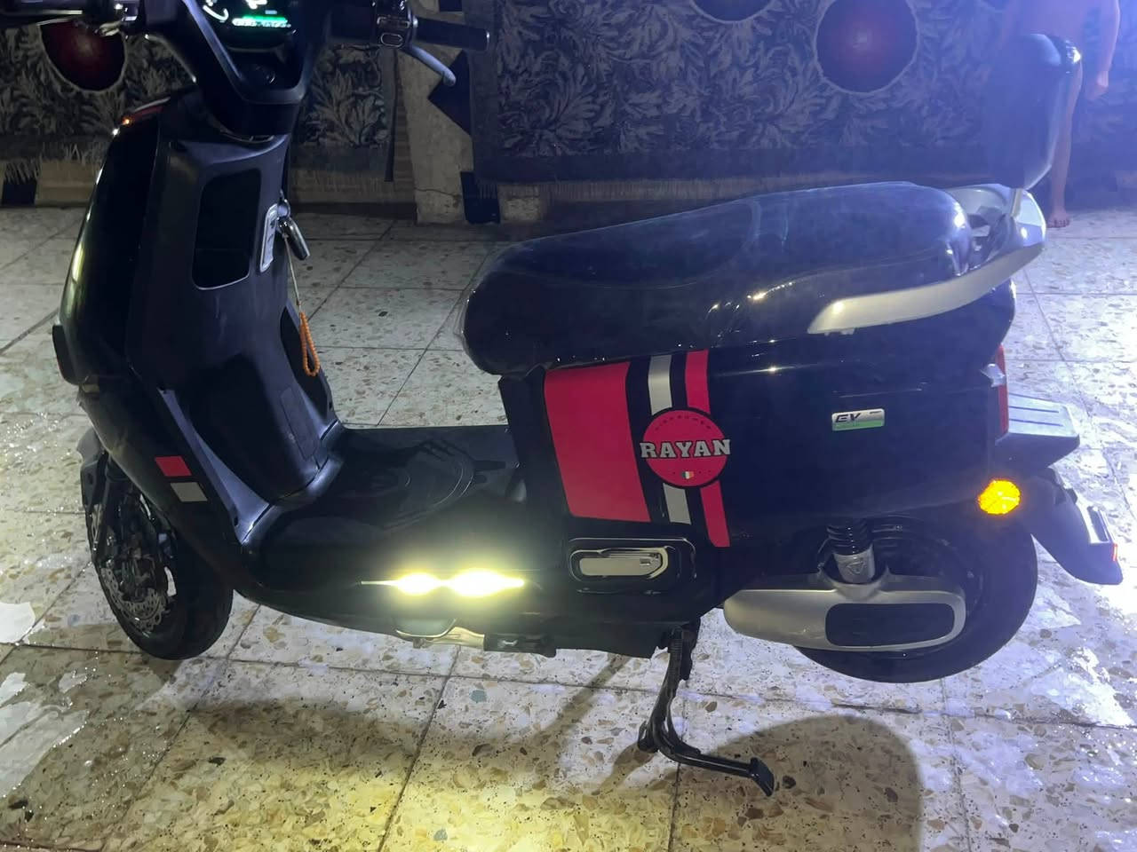 درجه شحن ام عيون ريان نضافه حلوه بطاريات جيد جدن بيه سريح وبصمه مريات 2 بطاريات تجي تشوفهن بعينك عنواني الغزاليه شارع الضغط سعر 650بيه مجال حك جيه اي ستفسار على رقم او خاص *********** فقط وتساب
