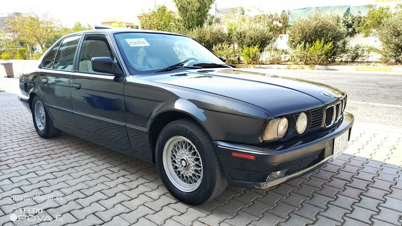 بي ام للبيع 525 كير عادي بلاد محرك كبس موديل 90 تبريد اربعه جام كهربائي سلايد بدون ضربه صبغ جماليه فقط سياره تعمير جديد كوشن جلد بلادي رقم كركوك سنويه جديده لحد 28 دفتر بنزين السعر 56 وبي مجال عنوان كركوك الشرايه اتصل***********
