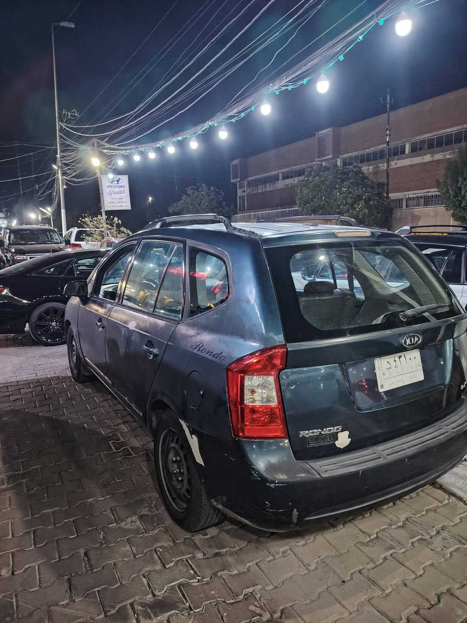 السلام عليكم
كيا روندو ٢٠٠٩ وارد امريكي رقم بغداد سنوية لل ٢٠٢٨ حادثها جاملغ وباب اليسرى 

محرك ٢٠٠٠ دوش تبريد شغال ثلج وتايراتها ممتازة 

السيارة جاردة وحداديتها نص عمر وتحتاج حمام للداخل 

السيارة تحتاج ترتيبات سعرها من الاخير ٦٥ وشرط العقد المروري والتحويل البيع نقد فقط
***********

