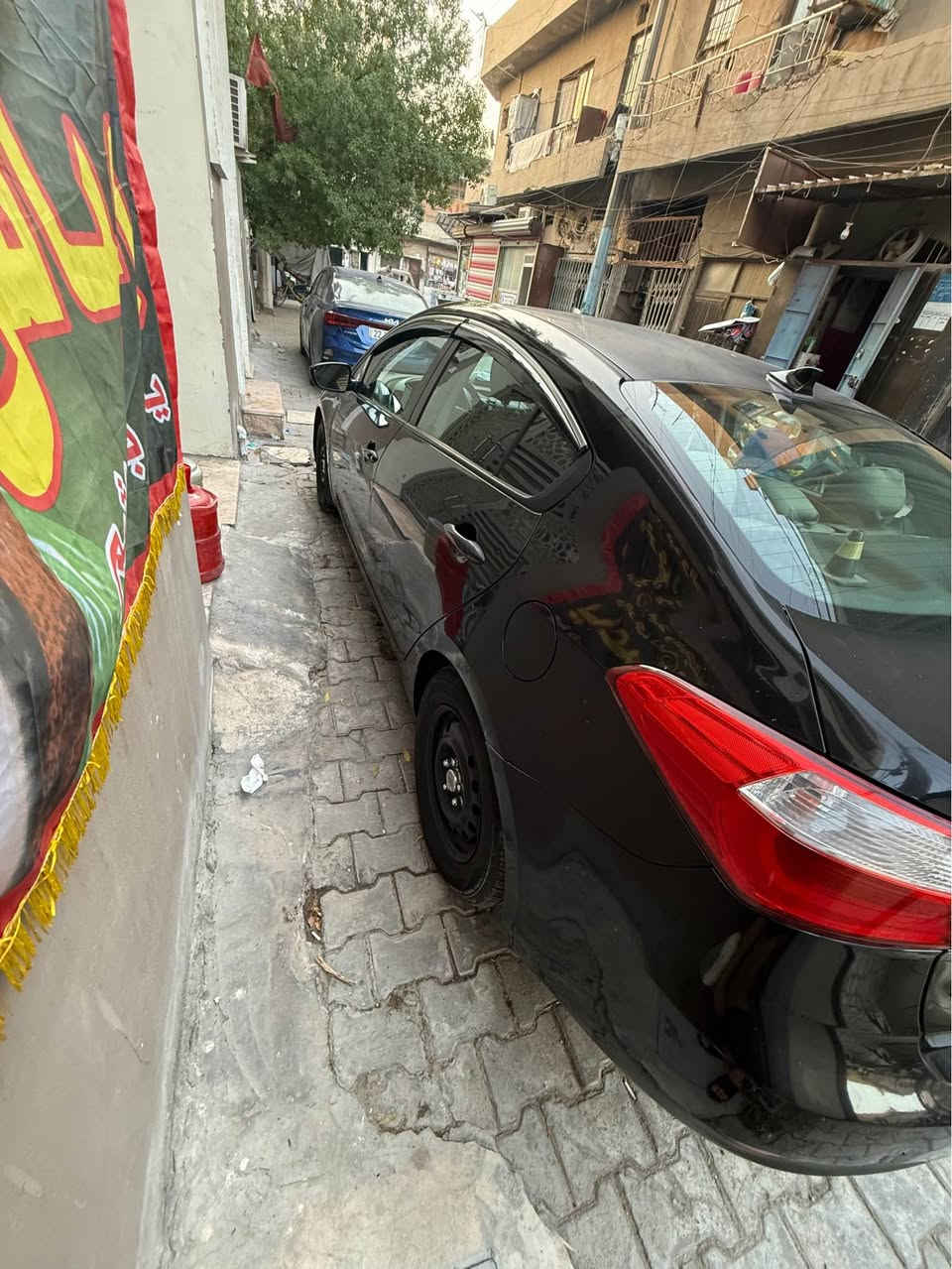 فورتي 2015
 
محرك 1800 دوش المرغوب بدون تبخير بدون تنقيص 
كير AT
مواصفات عادية
تحكم ستيرن 
2 انظمة قيادة ( عادي + اقتصادي Eco )
نظام مانع انزلاق 
حادثها موجود بالصور وبيها تبديل باب خلفي (اصلي) وصبغ البنيد 
ماشيه 122 ميل
التبريد ثلج 
شاشة اندرويد ( سوق بلي و يوتيوب ) ومسجلها الاصلي موجود
صدر كامل جديد قبل اقل من شهر مبدله 
وعليها ادامة بداية الصيف على المحرك 
سياره جاهزة مابيها اي نقص 
السعر 95 وبيها مجال بسيط 
الرقم بغداد الانكليزي الجديد و السيارة بأسمي و التحويل مباشر

ملاحظة / السيارة بيها جراد خفيف بالقمارة و يحتاجلها بولش فقط 
العنوان : الطوبجي 
للاستفسار راسلني خاص او اتصل( *********** ) بغداد, العراق
