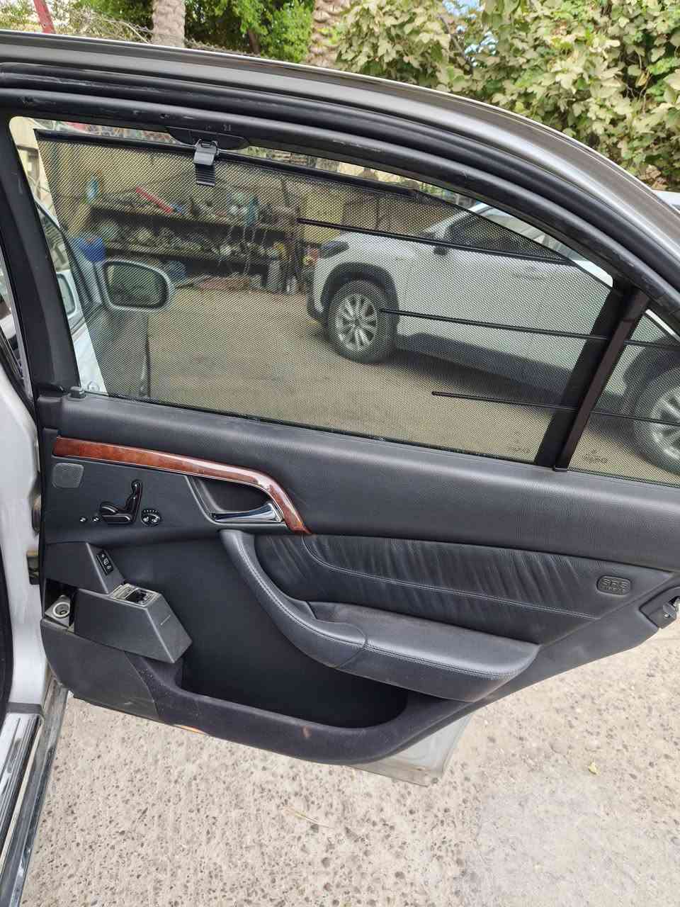 السلام عليكم 
مارسدس غواصة w220
s350. 2003 

فول مواصفات كفالة عامه عدا قطعه وحدة صبغ 

السعر 11000 دولار 
شدة و عشرة 
***********
