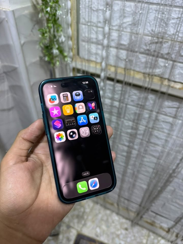 للبيع ايفون 14 برو فقط برو فقط ذاكره 256 بطاريه 85 جهاز وتر وتر وتر ما مفتوح فقط بي مشكله واحده من تخلي الخط يشتغل ويطلع فشل الاتصال بس إنترنيت شغال والخط شغال ماعرف شنو سبب جهاز دبل خط شرق اوسط خطين ZA والسعر 550 وبي مجال قليل للشراي رقم *********** واتساب
