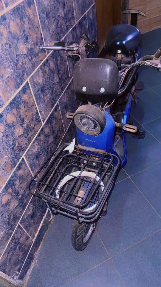 سلام عليكم دراجه شحن للبيع عوزه بس بطاريات لين بطارياته كاعده
السعر ٩٠ الف 
العنوان بغداد البياع 
***********
