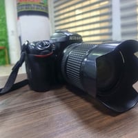 نيكون D7200 • شاشة مكسورة • ملحقات