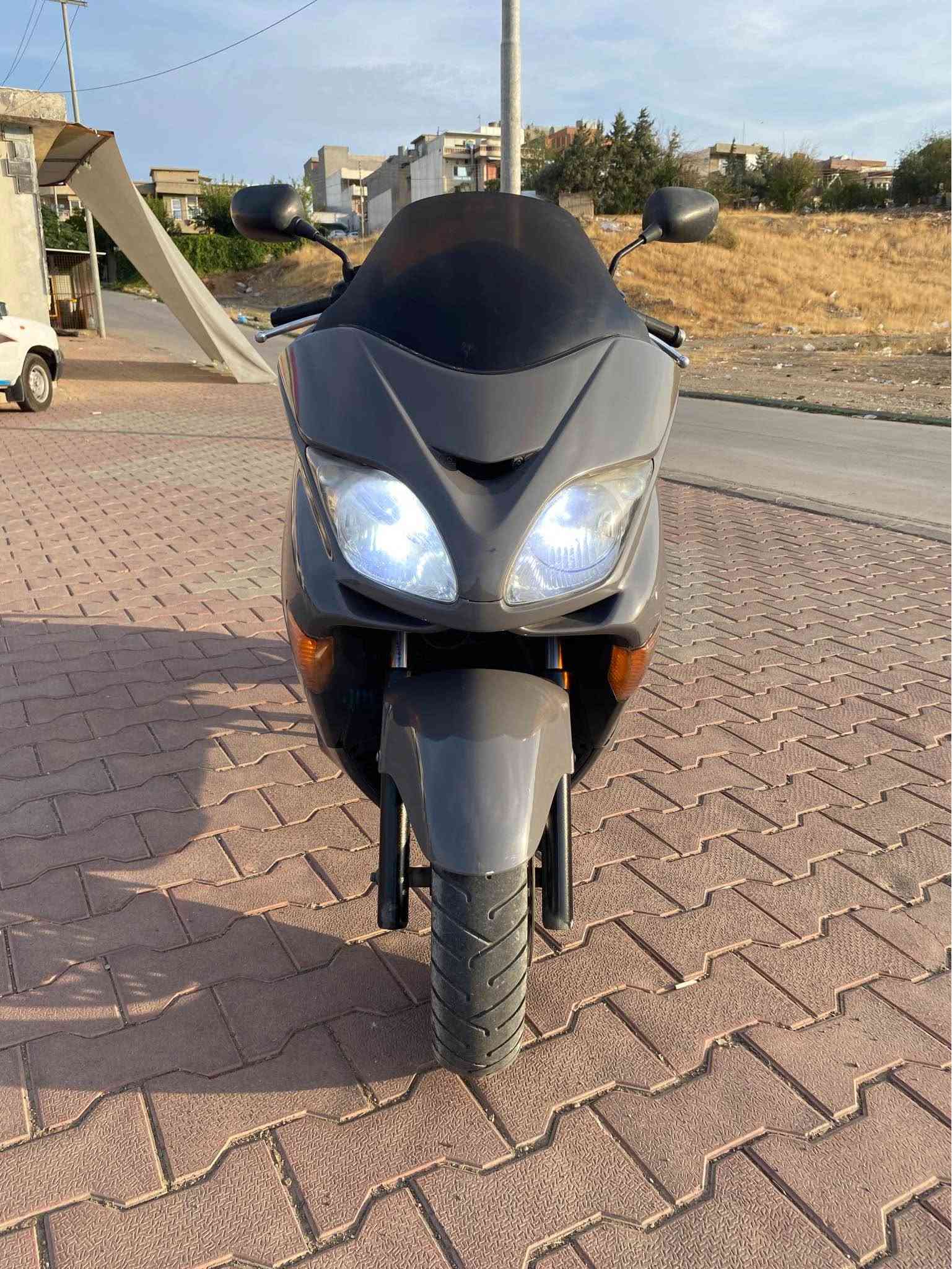 فؤرزاى • ٠٨ • مكينة مزبوطة