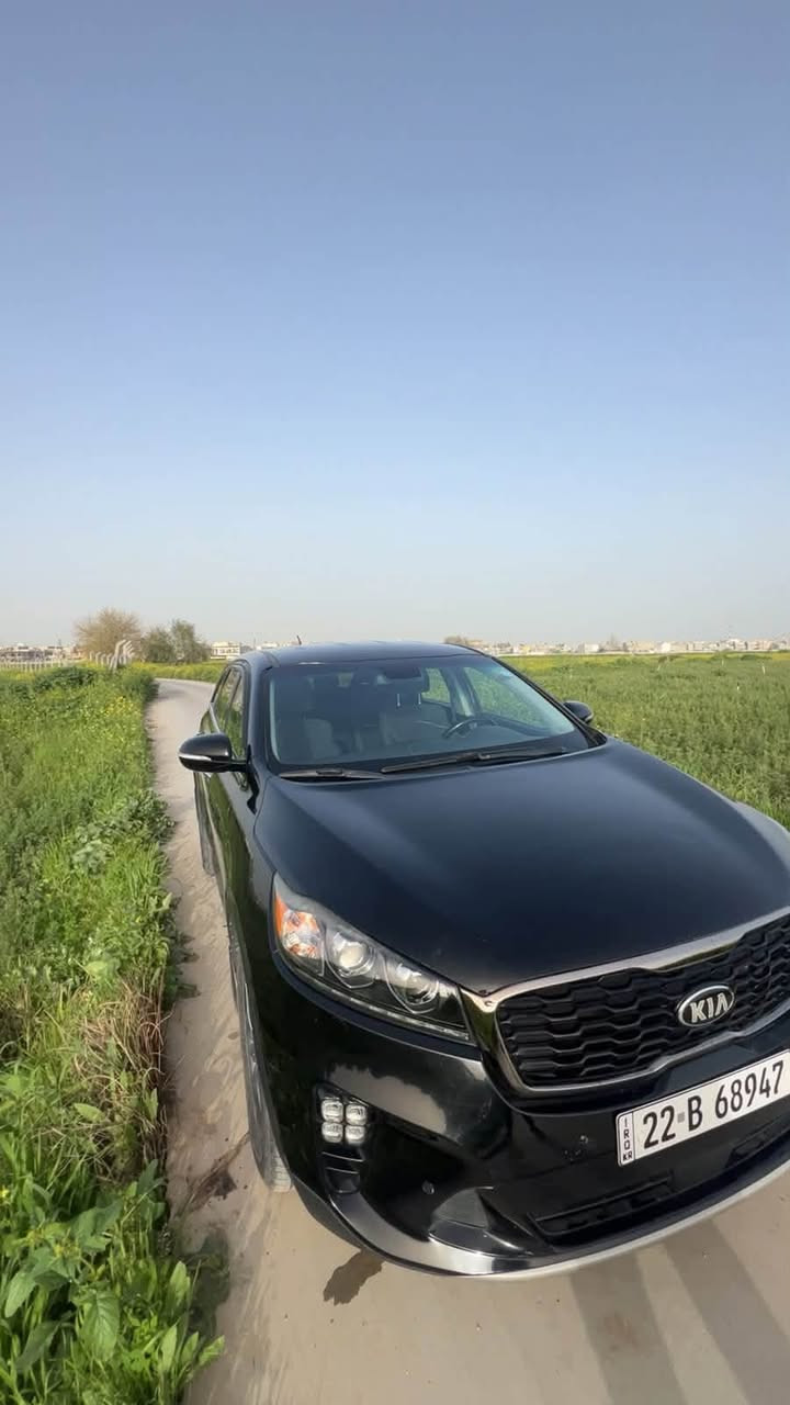 السلام عليكم سورنتو موديل2019 لون اسود سنويه جديد كاربون بيها السياره 7 راكب سياره نشطه ونظيفه الضرر بيها بس جاملغ واحد أنطيك شرط محرك وكير وشرط التحويل والسياره بسمي السعر 160 وبيها مجال لطيبين 
التواصل على الرقم: ***********
