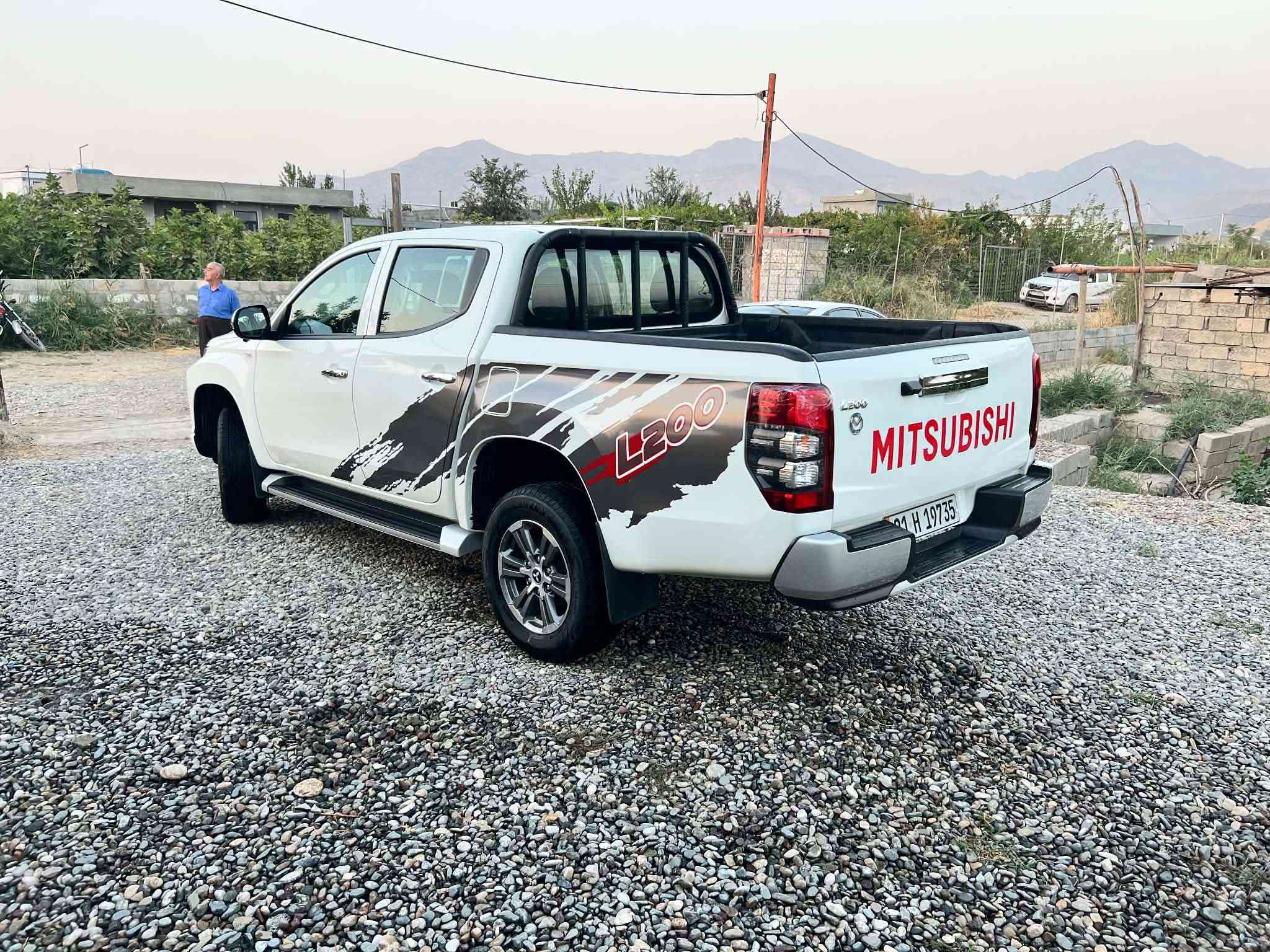 مستە ر بۆشی قە زافی 2023 سفر سفرە 17000 km ناو سور شاشە 5کامیرە 360پلە یه بێ شوخت بێ لێدران کامل سپۆرت جوانکاری بۆکراوە خاوێن ماوە تە وە 
سعری 235وەرقە کە مێک مە جال 
شوێن قلادرێ ***********

