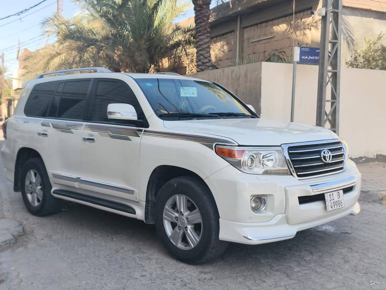 لاندكروزر • ماكو تفاصيل