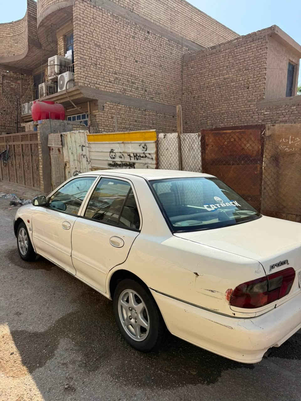 السلام عليكم 

بروتون ويرا 2004

كير مكينة حدادية تبريد كلها مكفولة

عليها  سماعات ودمام اصلية

وشادلها منظومة زنون لايتات وبلوجكترات

السيارة على ايدي لو مرة اطلع بيها بلأسبوع لو ما اطلع

بانزين بس محسن مشايفة العادي ودهن كله امزويل 

عوزها بس تبديل للرقم عود اوكعه من سعرها

رايدها ب 47 وبيها مجال حك الشراي

مكاني بغداد الزعفرانية

***********
