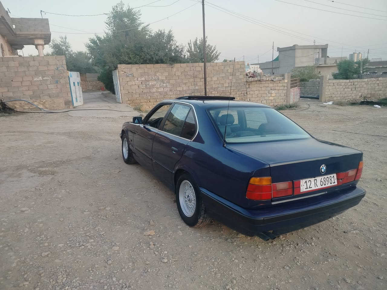 سيارة BMW للبيع السعر 60ورقة وبيها مجال 
حجم 525

موديل 1991 سنويه جديدة ل 2031

شرط التحويل 

رقم الموبايل ***********
