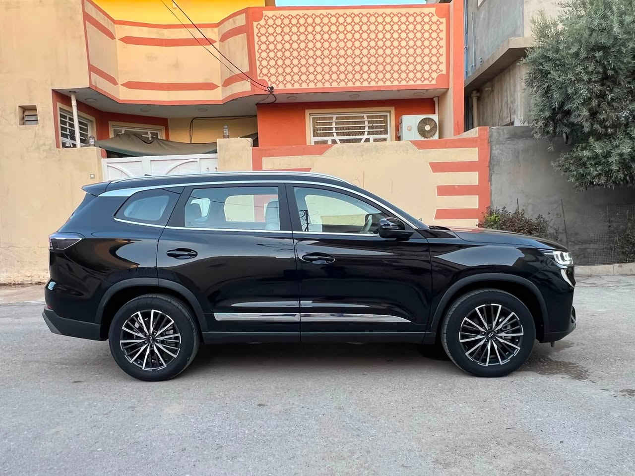 شيري تيكو ٨ بلكن هايبرد فول مواصفات للبيع 
Cherry Tiggo 8 pro PHEV exceed plus 2024 

*محركين كهرباء ومحرك بانزين ١٥٠٠ توربو 
💎ماشية٩ الاف بس  قابل للزيادة 
*عزم الدوران ٥١٠ نيوتن .و٣٢٦ قدرة حصانية 💯
*كير نوع zf الماني DHT wet يتحمل الأجواء العراقية
*بطارية ليثيوم عملاقة ضمان ٨ سنوات 
*السيارة ضمان كل العراق 🇮🇶 ٥ سنوات
*لون اسود وغرفة داخل لون اوف وايت مع أزرق  ورصاصي مختم بماركة شيري Cherry 
*بانوراما حساسات رادارات نقطة عمياء ذكاء صناعي 👀
*كشن طيارة ومساج وتدفئة وتبريد.كامرات 3d تعطيك رؤية ٣٦٠ درجة 
*حساسات وقوف ,بريك اوتو هولد 
نظام صوتي من أرقى شركة Sony مع صب ووفر, 
سايد بريك بصمة ,جام معزز (دبل جام ) لعزل الصوت ,نظام تجنب الحوادث الذكي (مثل تسلا )
*دخول ذكي بدون مفتاح ,إنارة ترحيبية مع موسيقى 
🎳إنارة أمامية وخلفية ديناميكية led ,نظام تقنية الهواء مع ٣ *عطور وفلترة هواء الايوني ,إنارة محيطية متنوعة الالوان 🎡 
🚗ثلاث أنماط قيادة 
🚗ناطق ذكي وايعازات صوتية 
🚗تسارع جميل جدا يصل الى ٦ ثواني ⚡️☄️
🚗تبريد مركزي بمناخ منفصل للركاب والتبريد ولاغلطة ❄️
🚗بوصلة واتجاه القبلة للصلاة 🕋
.
سیارە ب اسمي مکان ديالى
سعر ۲۱٥$
للاتصال 
***********
