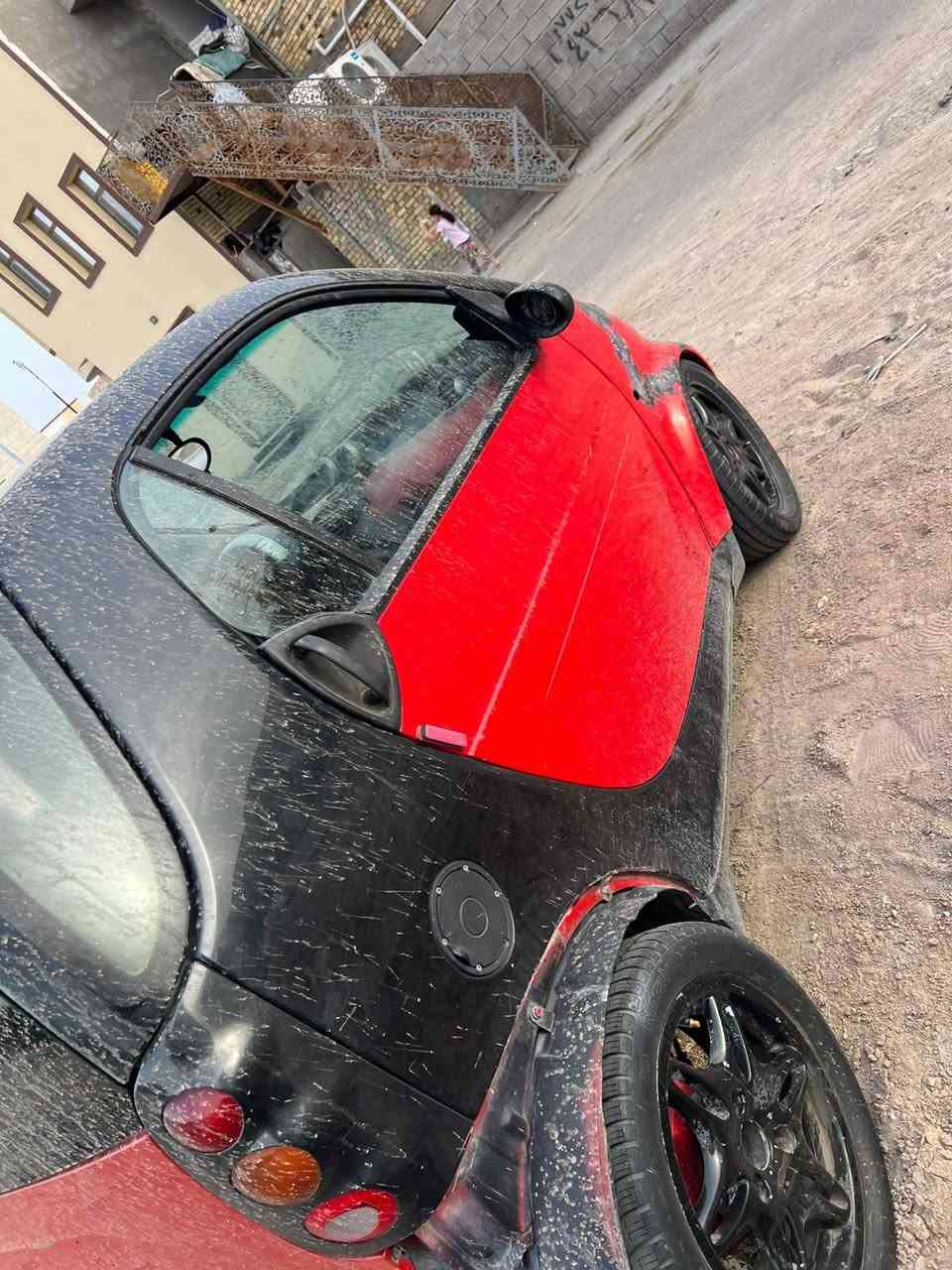 سياره سمارت مديل 2000 بأسمنه رقم بغداد محرك 3 سلندر بانزين العنوان بصره خلف مدينة جلفار السعر 35 ورقه رقم الهاتف ***********
