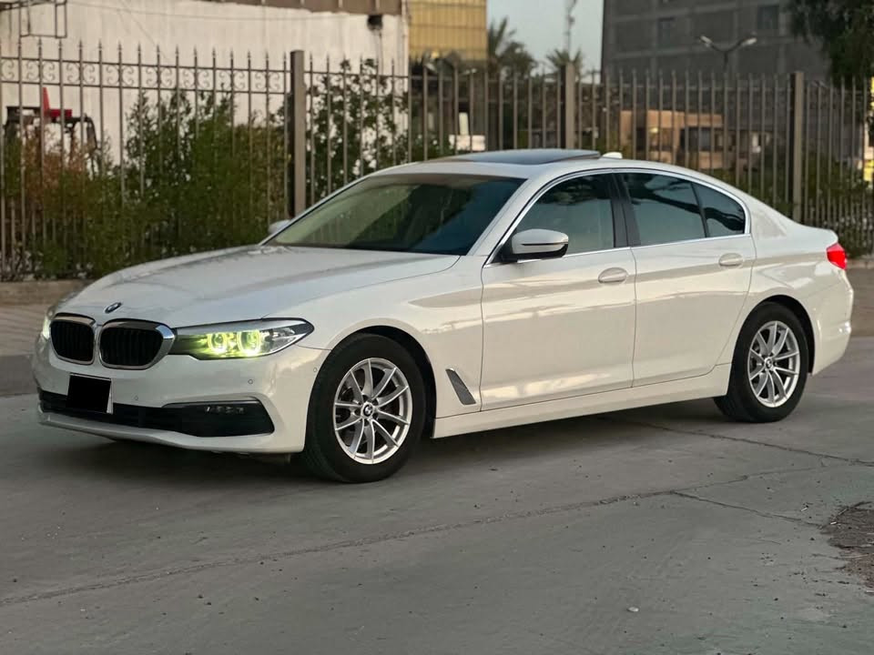 السلام عليكم BMW 520 2020 خليجي وكالة العروش
ماشية 124 كيلو حقيقي سيرفس وكالة زيت بيها وكالة جميع ملحقاتها وياها بيها تخم تاير toyo اصلي 
مكينة 4 سلندر 2000 توربو قوية و اقتصادية جدا مكفولة من فتح و تبديل 
فتحة سقف 5 بردات كشنات جلد ابيض صاج بيانو بلاك (اسود) انارة محيطية رادر تحذير تصادم اوتو بارك حساسات بعد هواي اكو مواصفات المعروفة ب 520 
السيارة مكفولة كفالة عامة عدا كصة بنيد صار بيها صبغ لان صارت طعجة صغير و ميرجع بارد لان المنيوم باقي كلة كفالة حتى شباك دعامية مامكسور 
السعر 248 وبيها مجال 
السيارة بأسمي  رقم بغداد
العنوان زيونة 
هاتف ***********
