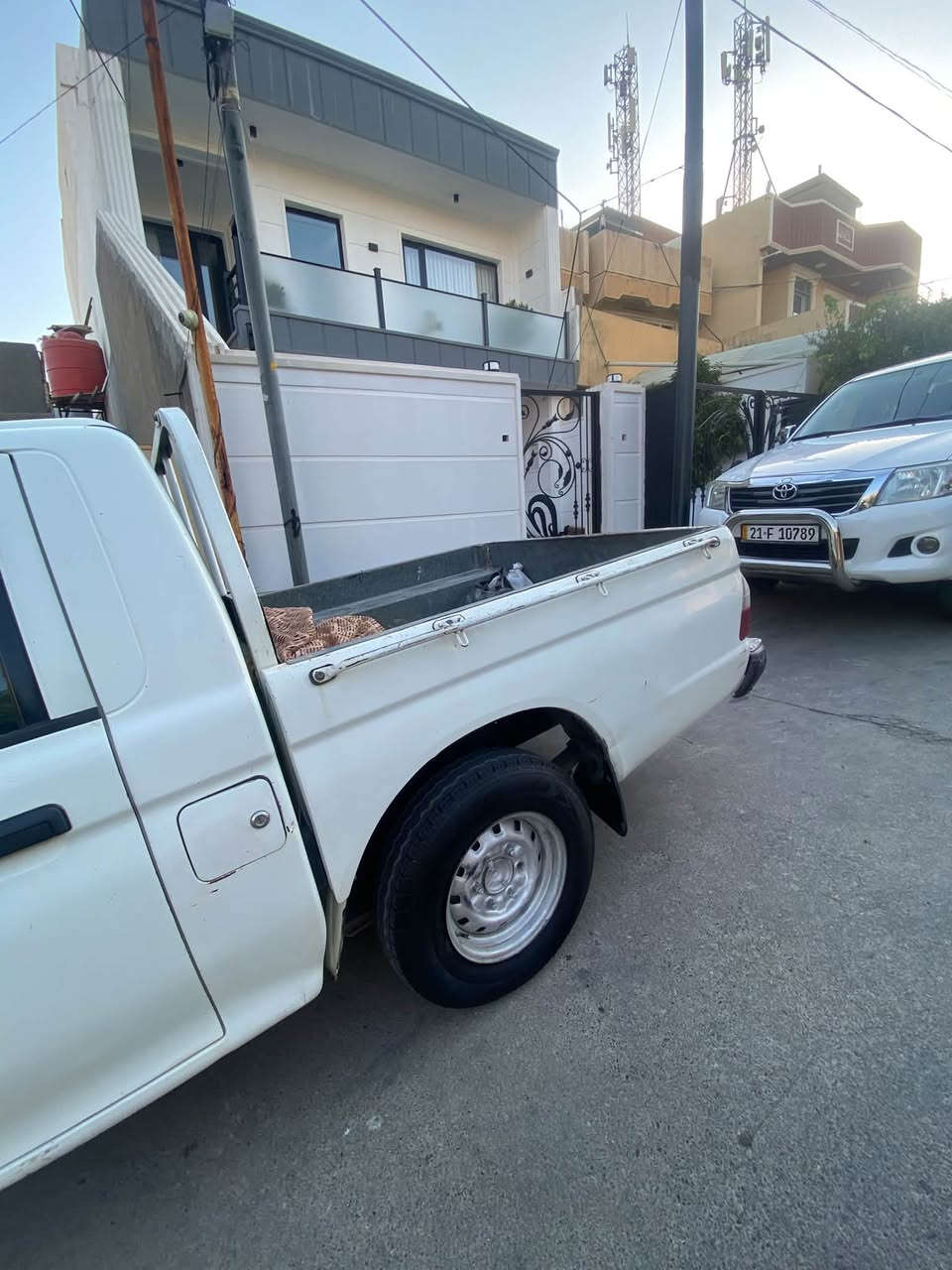 مستەر بۆشی بۆفرۆشتن مۆدێل ٢٠٠٣ ئاڕم سلێمانی بەشەرتی گێڕومەکینە سەیارەکە توندوتۆڵەسەیارەکە بۆیاخی نیە بەس ئەو لێدراوەی لای سایەقی هەیەو تەواو بەشەرت سەیارەکە ئاڕم سلێمانی پاکوخاوێنە سعرەکەشی ٥٥ گەڵاو مەعامەلەیەکی برایانە ژمارەی خاوەنی*********** ئاسیا ***********کۆڕەک
