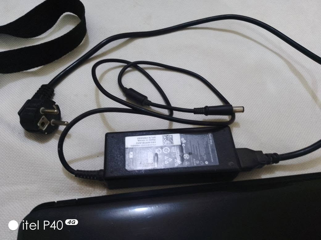 itel P40 4G • يحتاج بطارية • مع الشاحن والجنطة