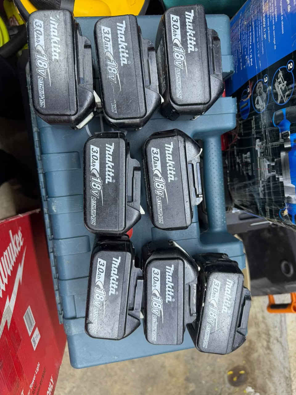 سلام عليكم اخوان
متوفر ماكيتا Makita اصلي 
الشراي ايراسلني اخوان 
توصيل متوفر 
*********** واتساب
