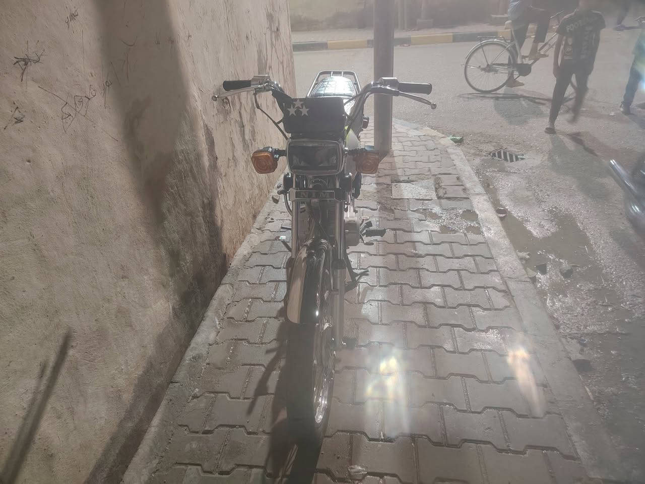 سلام عليكم دراجه نامه شلامجه اصل 26دراجه كفاله محرك شاصي مناقصه اي شي تجي دكلب وتشوف بعينك نضافه احله من صوره مكان ديالئ دلي عباس رقم ***********
