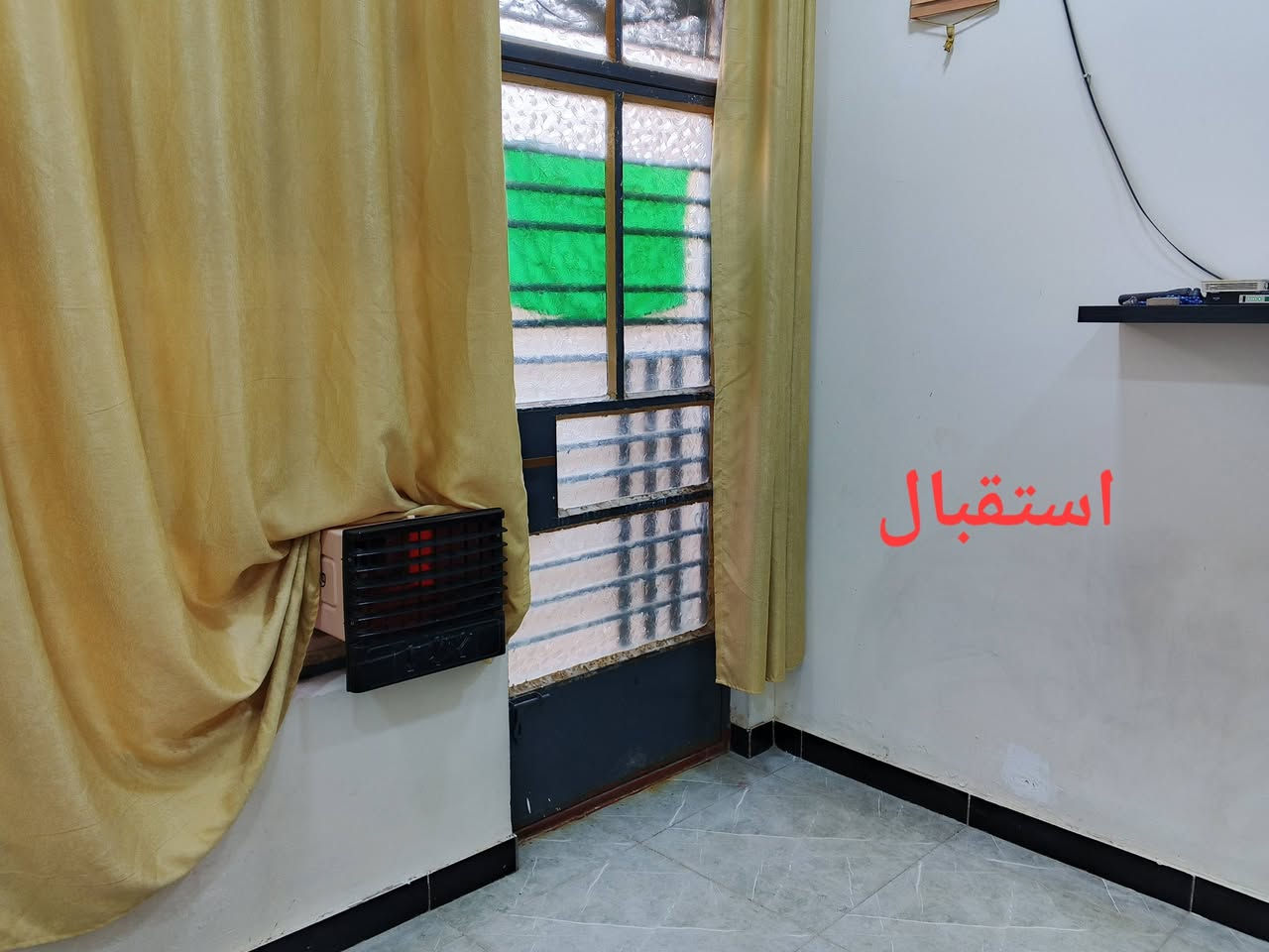 بيت للبيع مجمع فدك بالمشتل في بغداد
مساحة ٧٠ متر
طابق واحد
البيت ركن قريب على مولدة حيدر الغريري.
البيت حديث بناء درجة اولى وكامل .
بناء طابوق وواجهة حجر والمطبخ والصحيات والمنور كله سيراميك .
صب كونكريت مسلح
الرفت مسلح شيش
البيت مكون من 
استقبال وغرفة نوم  ومطبخ وحمام وتواليت داخلي   وكذالك تواليت  خارجي . 
وكافة الخدمات من ماء وكهرباء ومجاري وإنترنت كيبل ضوئي

ماطور ماء وصحيات مغاسل وتانكي  وواير سحب مولدة  وسخان ماء .

خدمات كاملة وبيت جاهز وحديث  وبناء درجة اولى . 

السعر ٤٥ مليون

وبيه مجال  وكتابة العقد عند مختار المحلة في مجمع فدك بالمشتل .

الاستفسار على الرقم
***********
بيه واتس اب وشكرا
