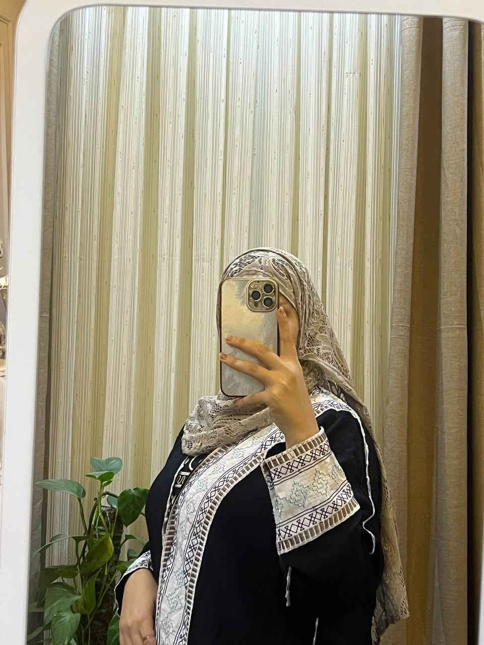 عبايات بالة جديدة🔥🤍
اسعار مناسبة جداً متتعدة ال ٢٥ للحجز دايركت او ع واتساب *********** 🤍
