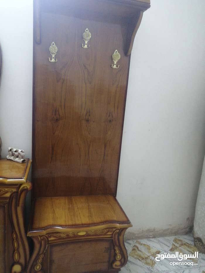 عندي هاي الغرفة تزگام بيها اضرار قليله سعرها 650 وبيها مجال بسيط واتساب
***********

نص مكتوب في الصور:
- السوق المفتوح opensooq.com
- السوق المفتوح
- opensooq.com
