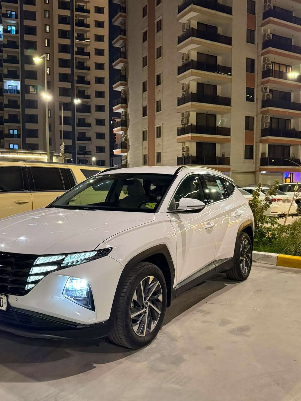ً
🔹 للبيع توسان خليجي 2024 🚘
السلام عليكم ورحمة الله وبركاته 🌹
عنواني: بغداد - الكرادة
رقمي: *********** (موجود واتس واتصال)
🔥 هيونداي توسان خليجي موديل 2024
✅ السيارة مكفولة (عدا شبر بالباب عكس السايق ظاهر بالصورة الأخيرة)
✅ ماشية 46 ألف كم
✅ محرك 2000 CC
✅ دوش خليجي
✅ فول مواصفات ما عدا البانوراما
✅ تشغيل عن بُعد
✅ بردات خلفية بلادي
✅ كشنات كهرباء
✅ شاشة ديجيتال
✅ أنظمة قيادة (إيكو / سبورت / نورمل)

سعر السيارة 205 ورقة (قابل للتفاوض البسيط)

🔹 السيارة نظيفة وحالتها ممتازة
📍 سيارة خليجي ومواصفاتها حلوة، والجاد يتفضل للفحص والمعاينة.
