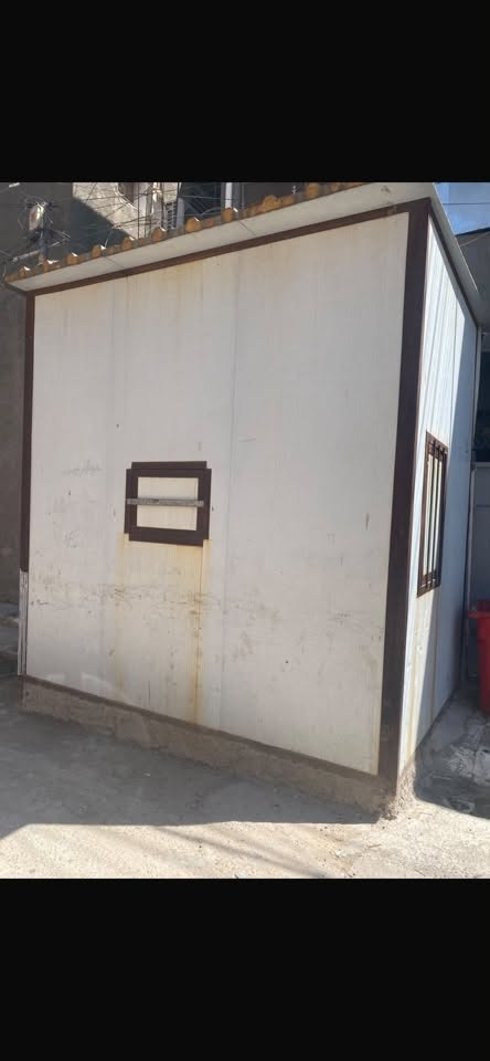 سندويج + رفوف للبيع
والعارضه ايضاً للبيع 

***********
