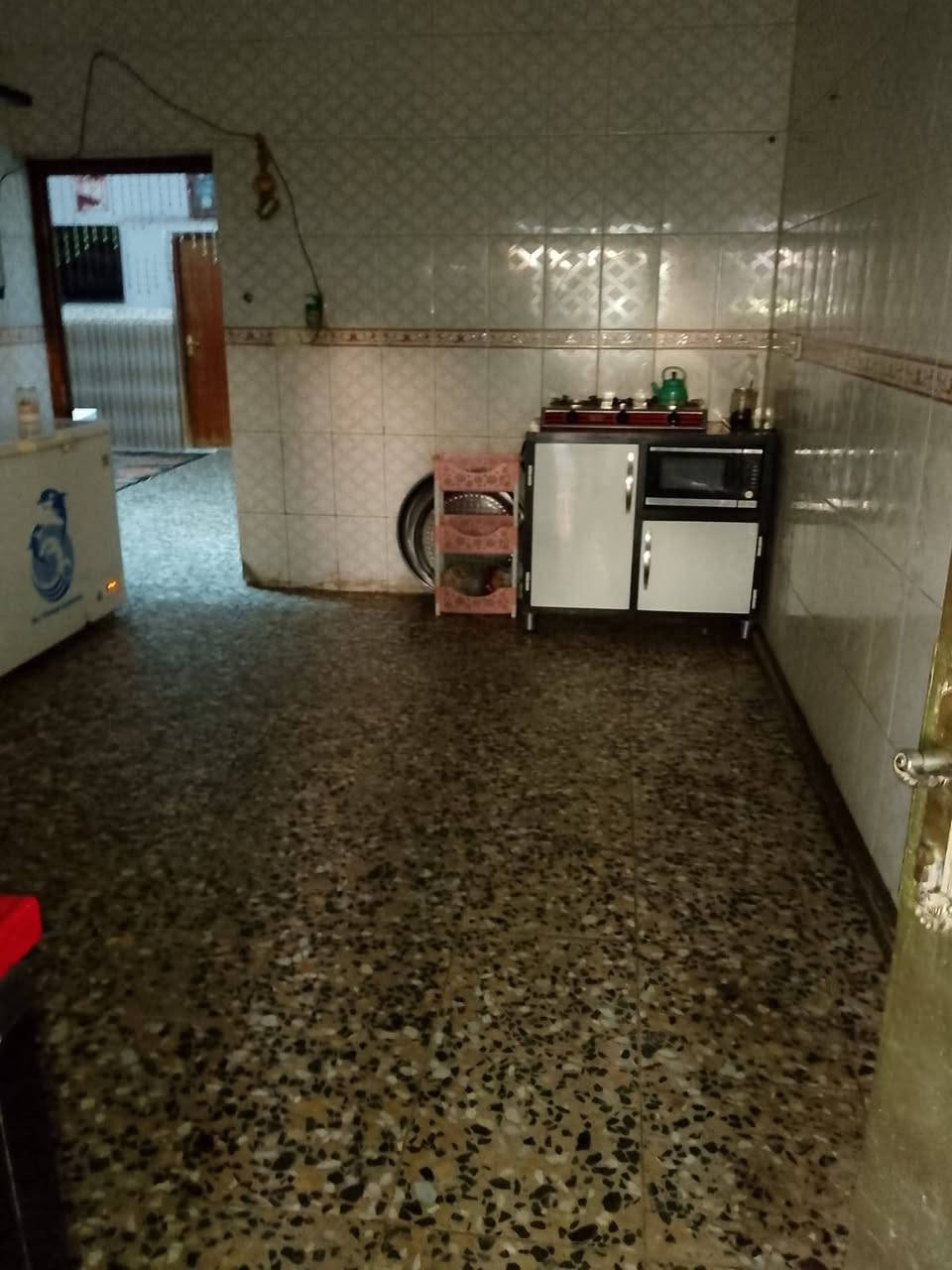 سلام عليكم 

بيت 200 متر طابو صرف موقعه يعتبر تجاري يحتوي علا غرفتين نوم وبيتونه هم تعتبر غرفه وستقبال ومطبخ كامل مابي اي نقص العنوان الورديه قرب حسينيه الزهراء (ع)
  

 لاستفسار الاتصال *********** بي واتساب
