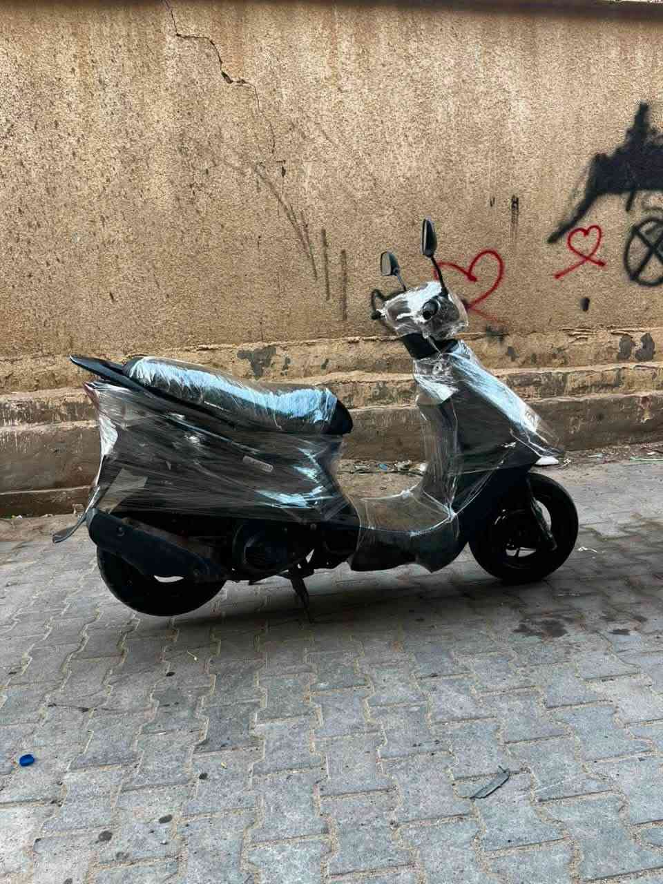 ماكس كامكو G4 .كوري .دراجه شغاله نگره سلف مكينه لا دخن لا تنقص نضيفه الدراجه .بلاديه من الطول للطول ختم واحد كابريته بلاديه .دراجه مال بيت يشهد الله .(((((الصالنصه طاگه و يراد تنضيف كابريته تخربط مرات)
بس شغاله وتمشي طبيعي وين ما تريد روح السعر 325 وبيها مجال مكاني البصره كرمه علي رقمي*********** بل عافيه يلي ياخذها دراجه مرتبه 🌹
