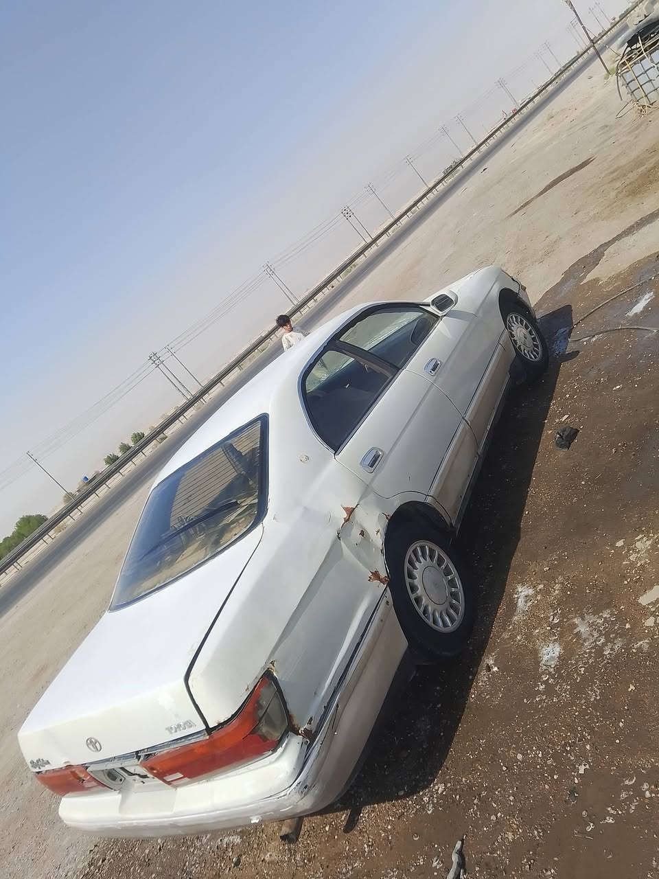 السلام عليكم سياره بطه منفصل مكينه وكير 2 ونص حداديه حلوه كهربائياته شغاله سياره فقط بيه نقل جثه سياره سنويه الاصليه ضايعه بس استنساخ سياره عوزه ترتيب بصيط سياره أتعهد لك بس من الحلال والحرام مكان السياره بصره-سفوان رقم الهاتف ***********
