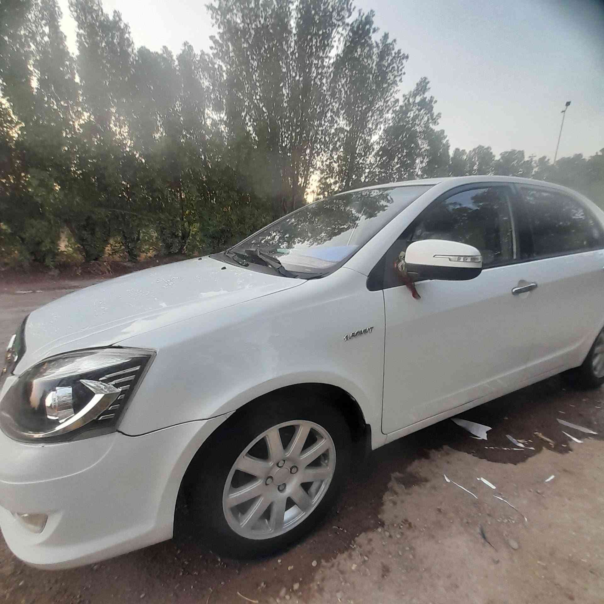 سلام عليكم للبيع جيلي موبل موديل ١٢ رقم بغداد تحويل ثاني يوم تبريد ثلج كير عادي كير محرك مكفولات سياره جاهزا سعر ٥٢ وبيهه مجال مكاني واسط ***********
