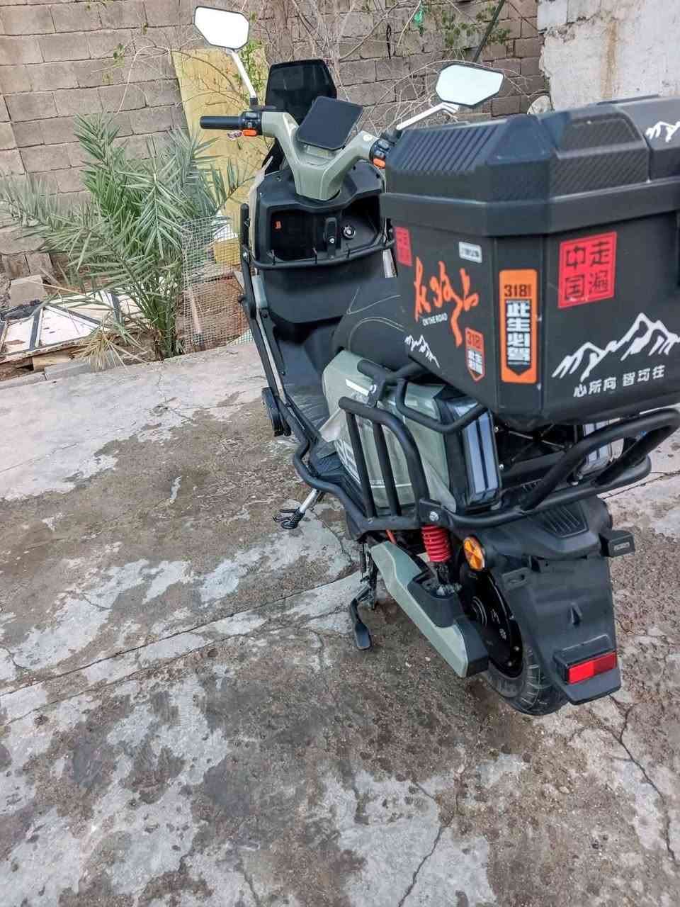 سلام عليكم دراجه البيع شحن بيه 6 بطاريات دبل كبار /الملفه 2500/ سرعته 85 حقيقي / بيه عالي ناصي شغال/
الشاير رباعيه اهم شغال/ شحنته موجوده الاصليه/ دراجه نضيفه ما متعبه/عنوان البصره المعقل / سعره مليون وبيه مجال قليل/ رقم ***********
