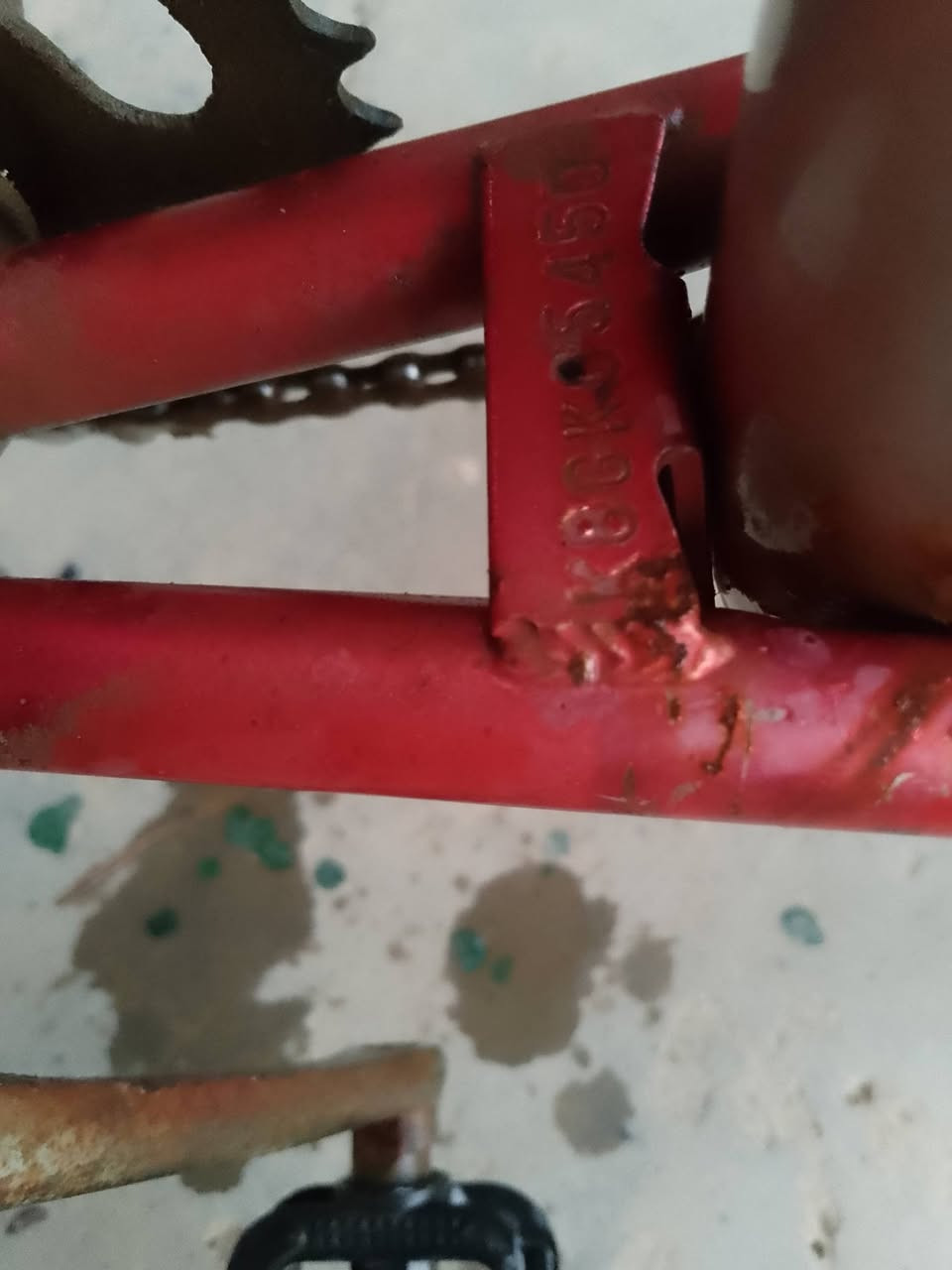 سلام عليكم باسكلات 2 للبيع بس التايرات امبنجرات والاحمر الويل الخلفي بي عواج سعرهن 90 الف وبيهن مجال مكانهن بغداد الطارمية مجمع ابن سينا رقم الهاتف واتساب ***********
