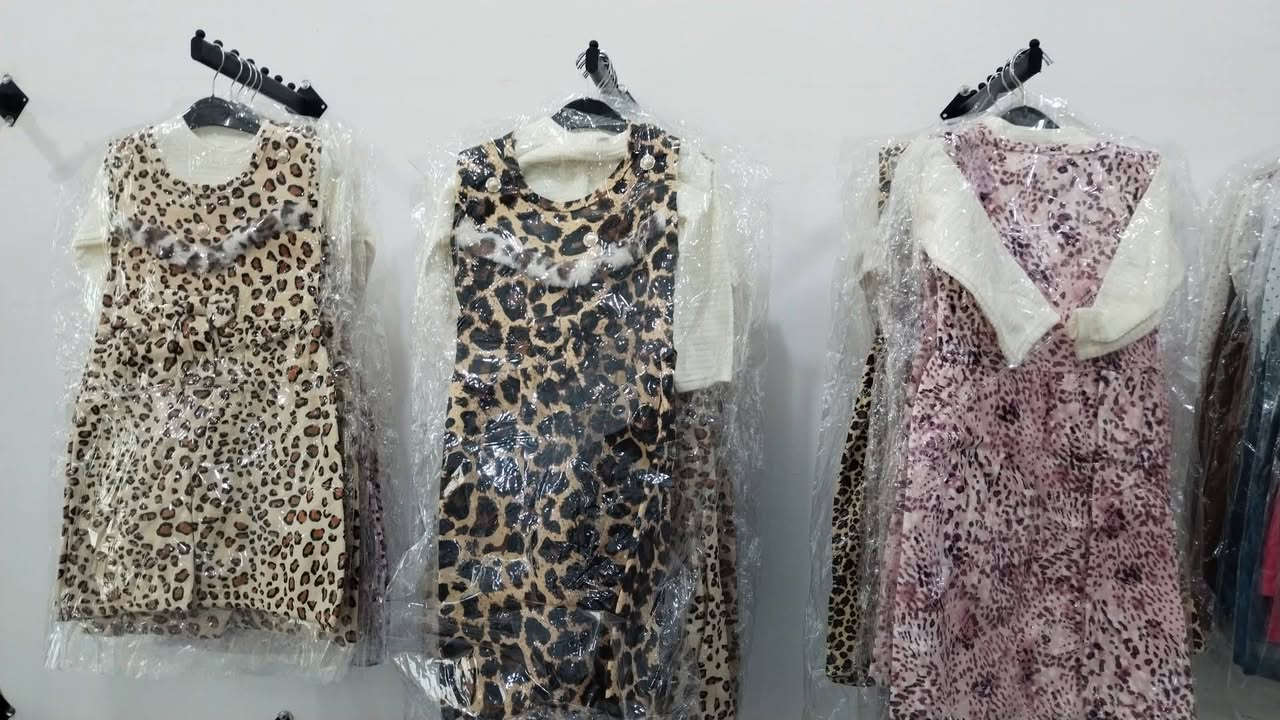 السلام عليكم
عندي ملابس اطفال شتوي مشكل 
جديد ابيع شلع 
تغريبا 800 قطع 
***********
داخل الموصل
